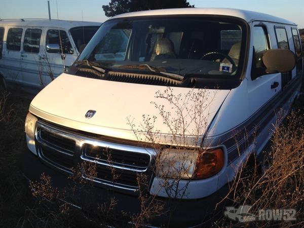 2000 DODGE Ram Van