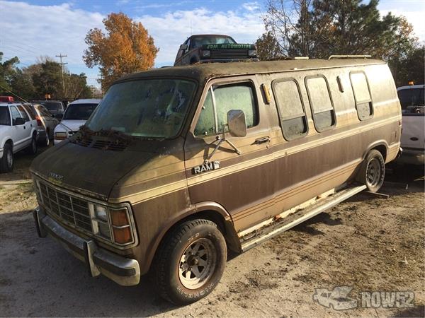 1985 DODGE Ram Van