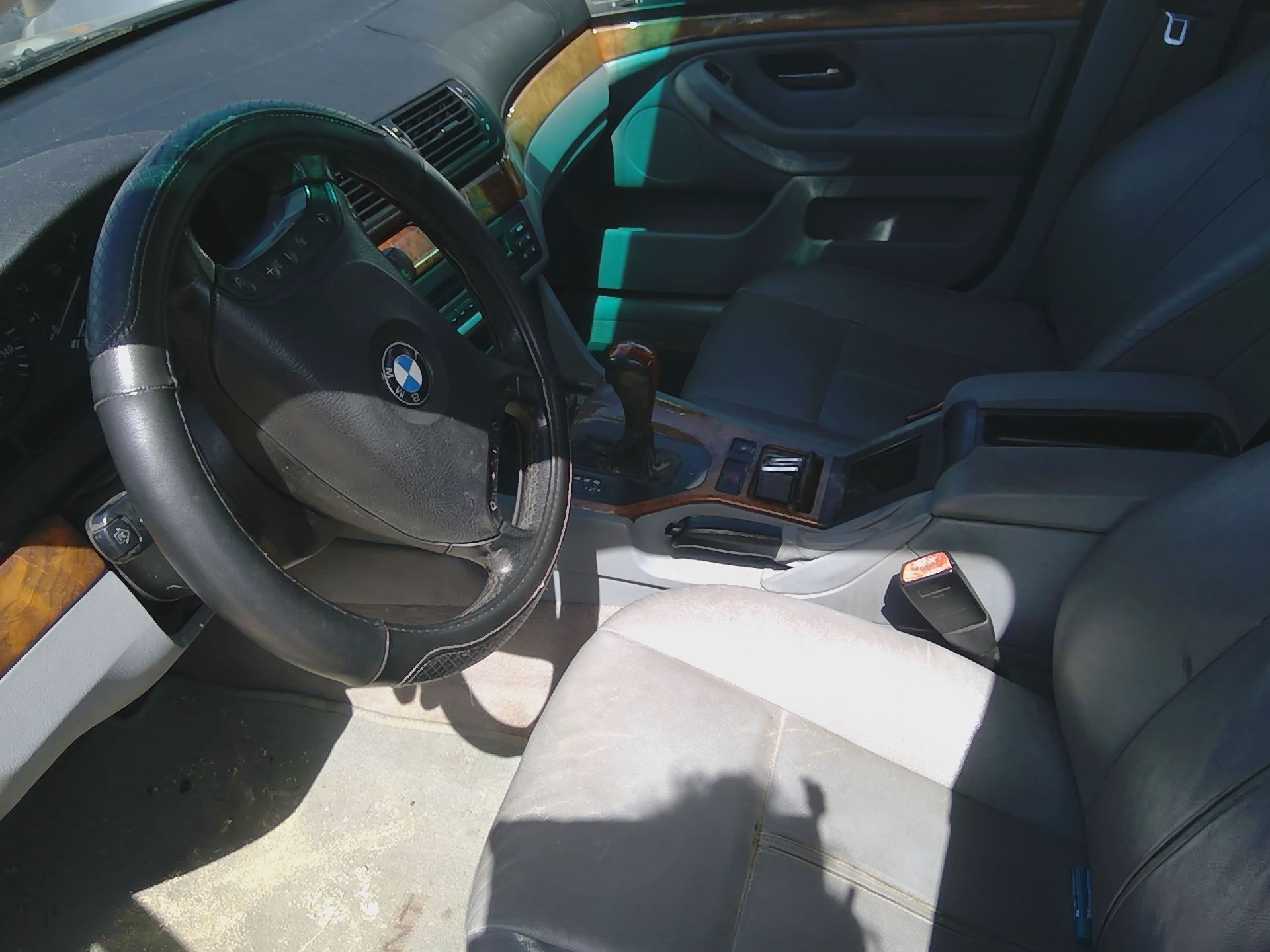 2002 BMW 525i