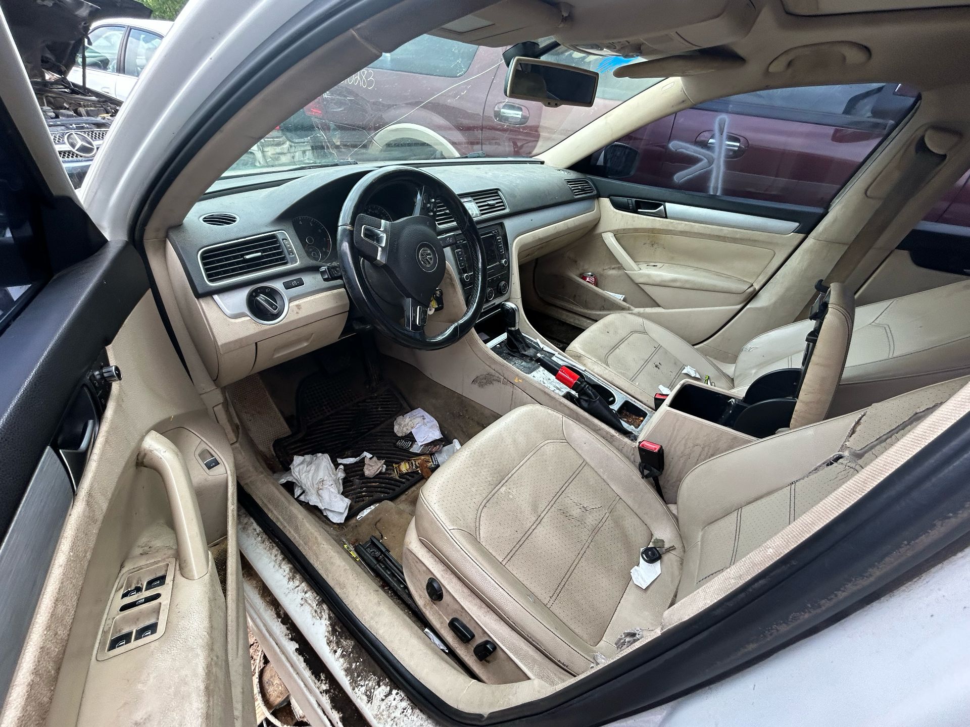 2013 VOLKSWAGEN Passat