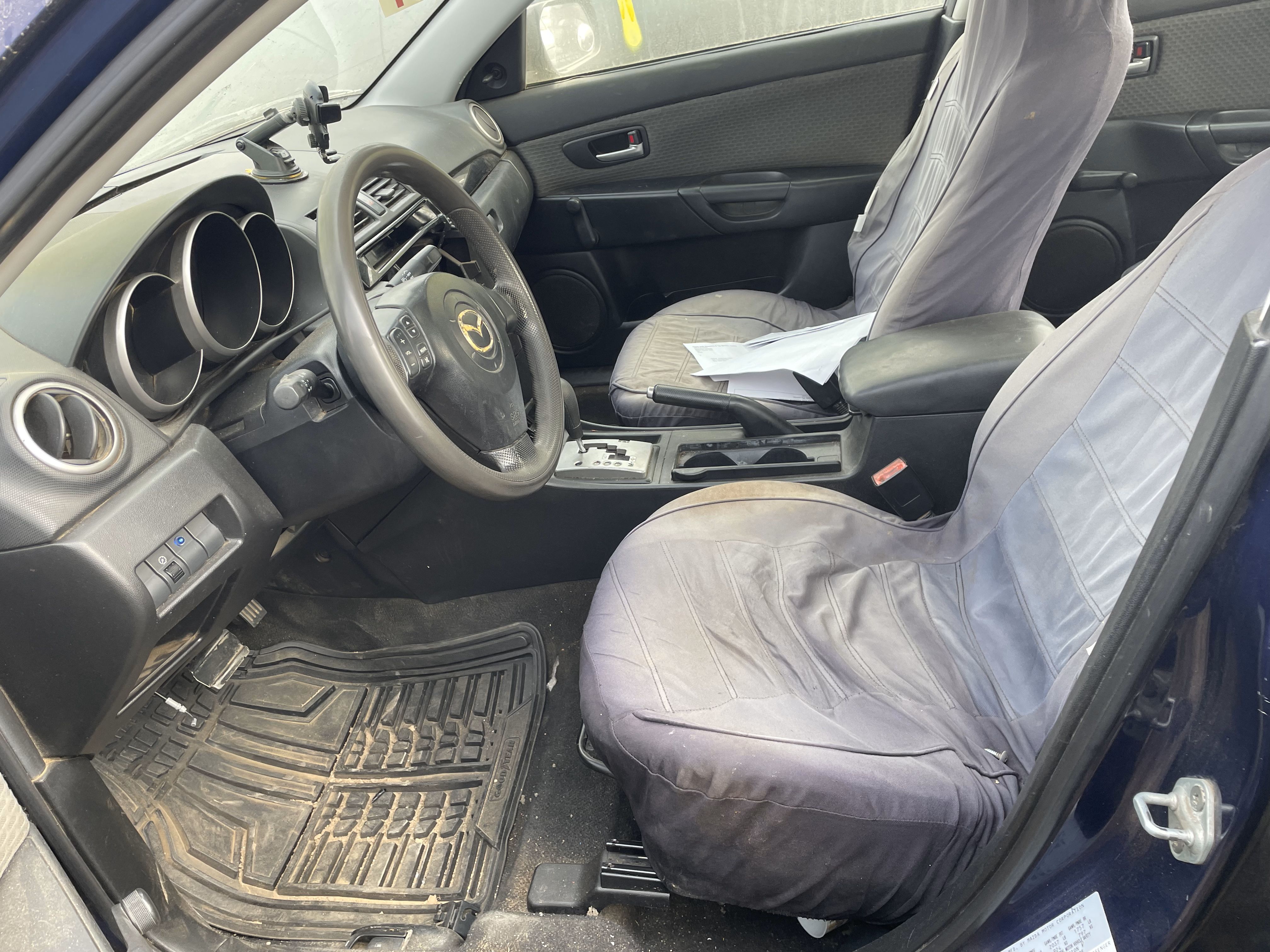 2004 MAZDA Mazda3