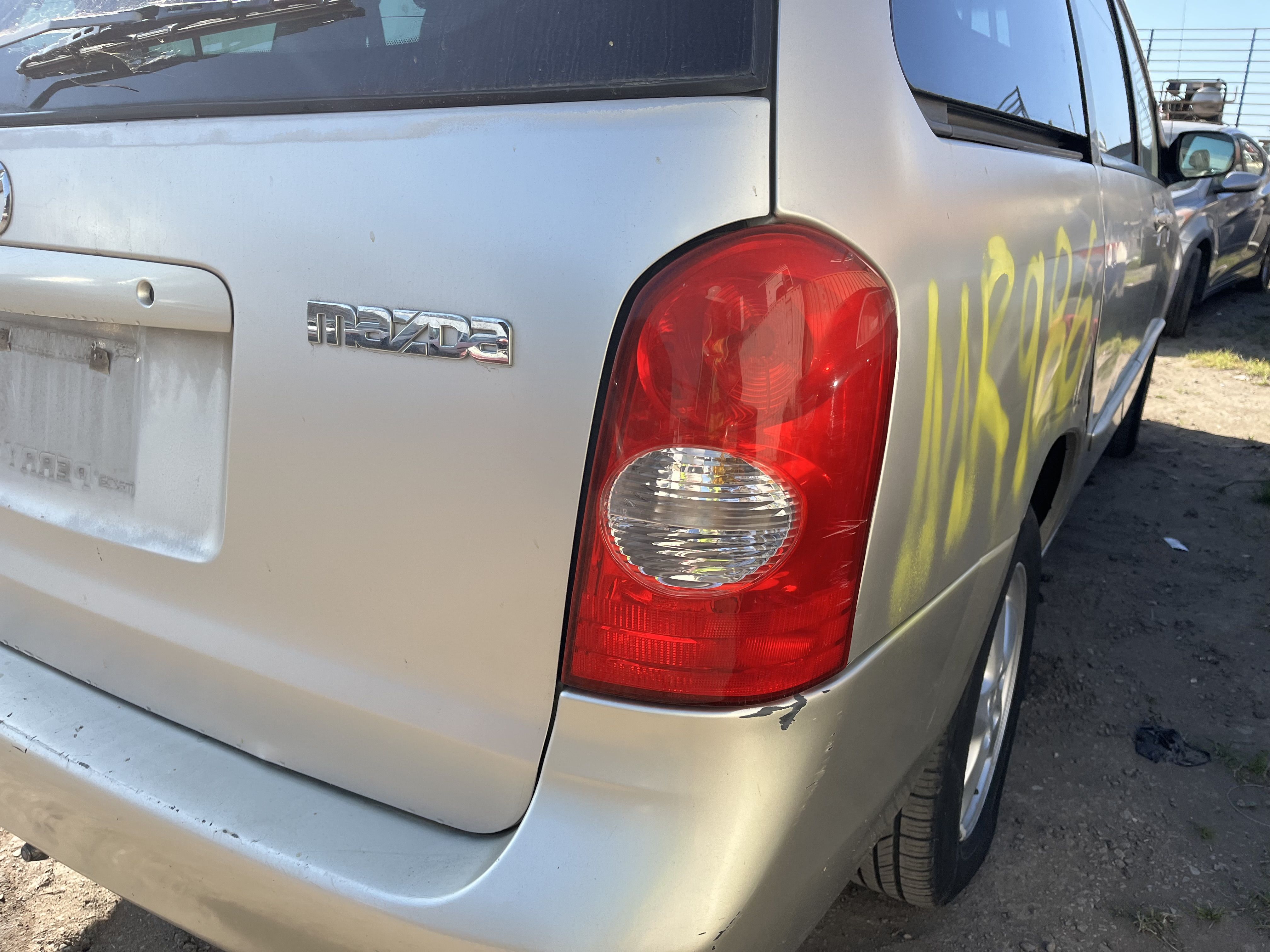 2003 MAZDA Mpv