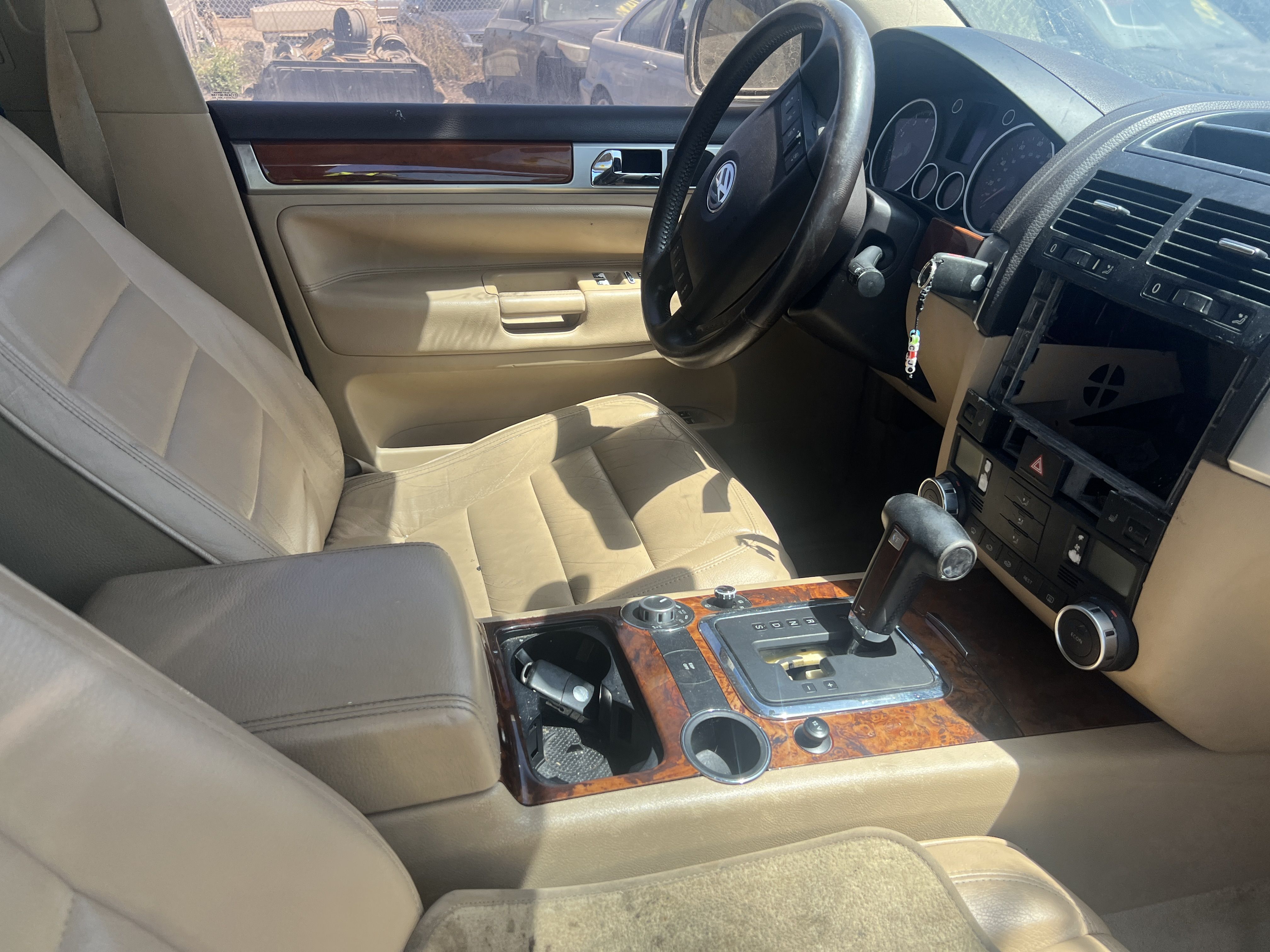 2004 VOLKSWAGEN Touareg