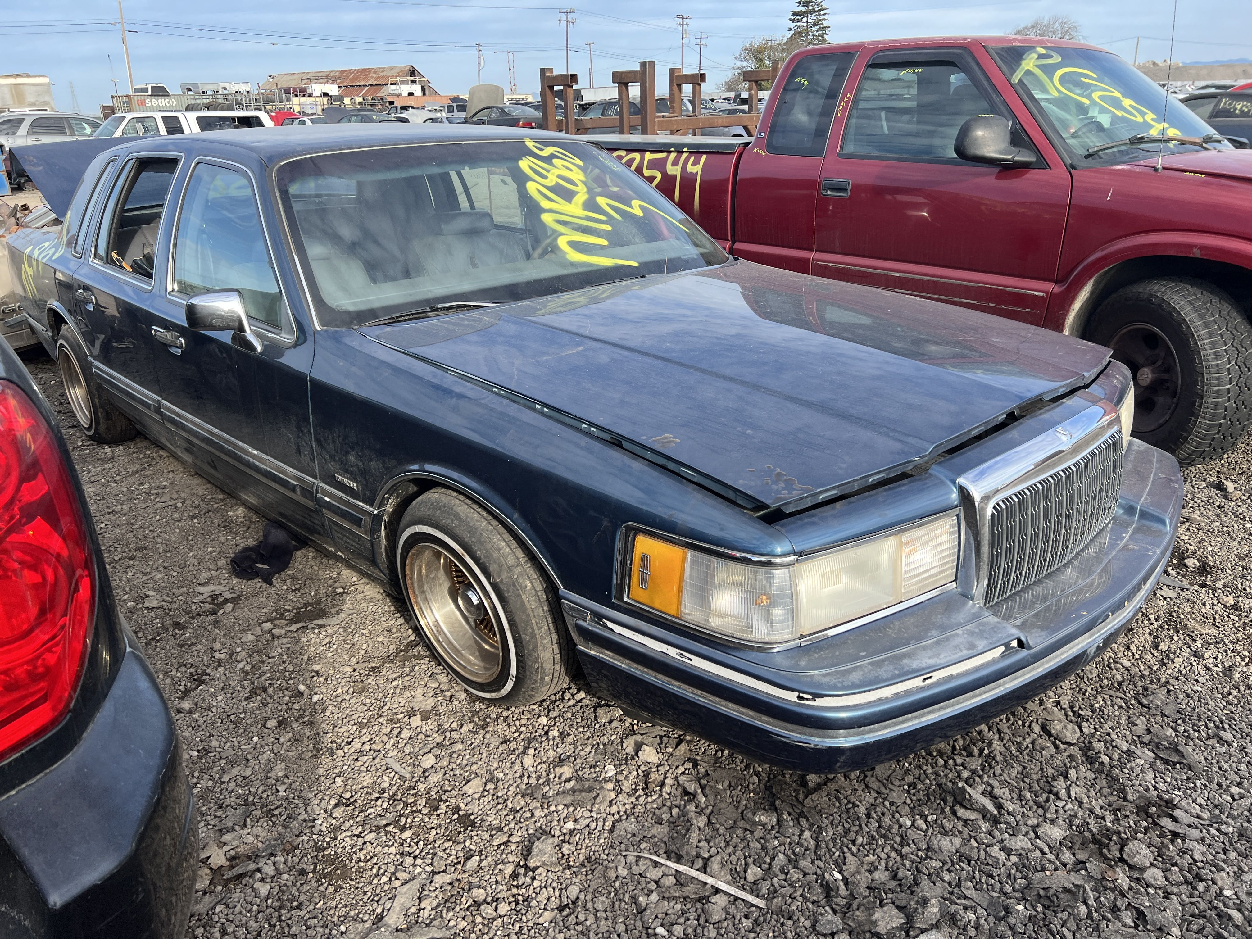 1993 LINCOLN Town Car