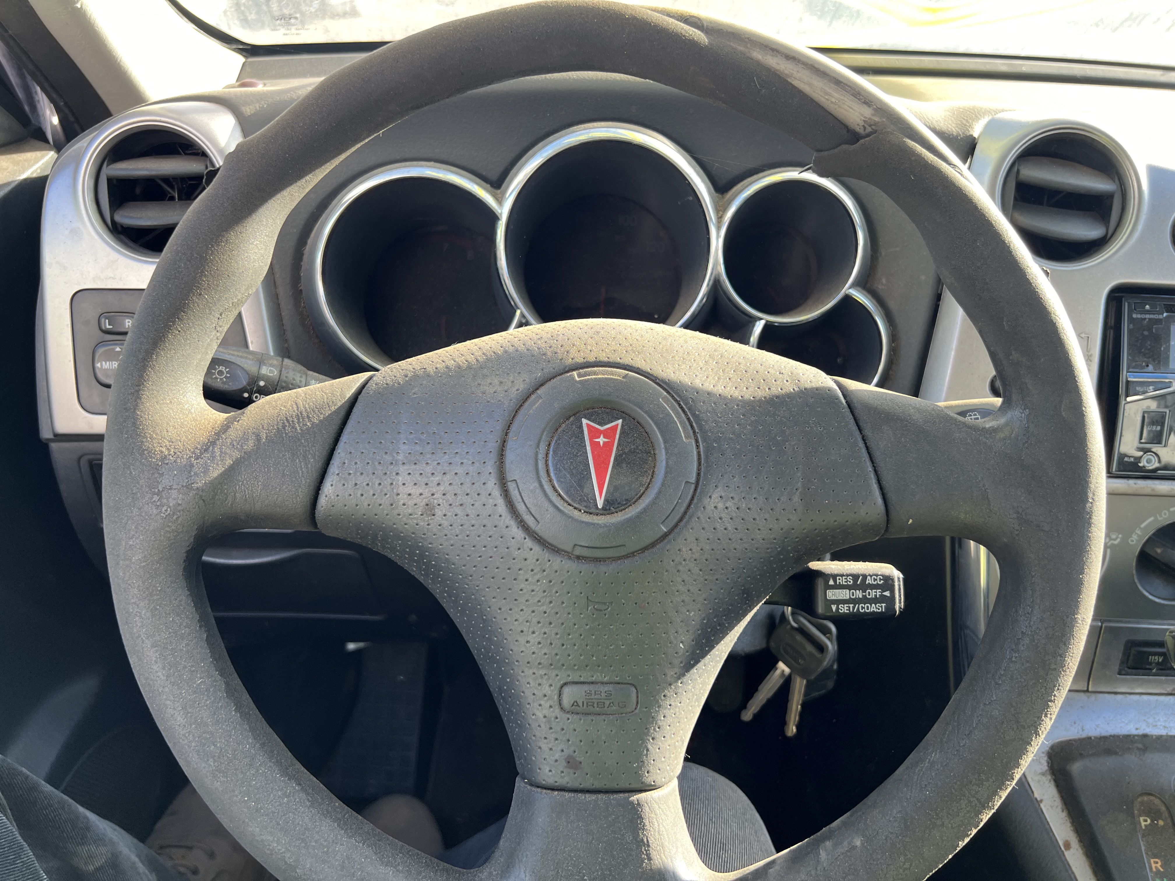 2004 PONTIAC Vibe
