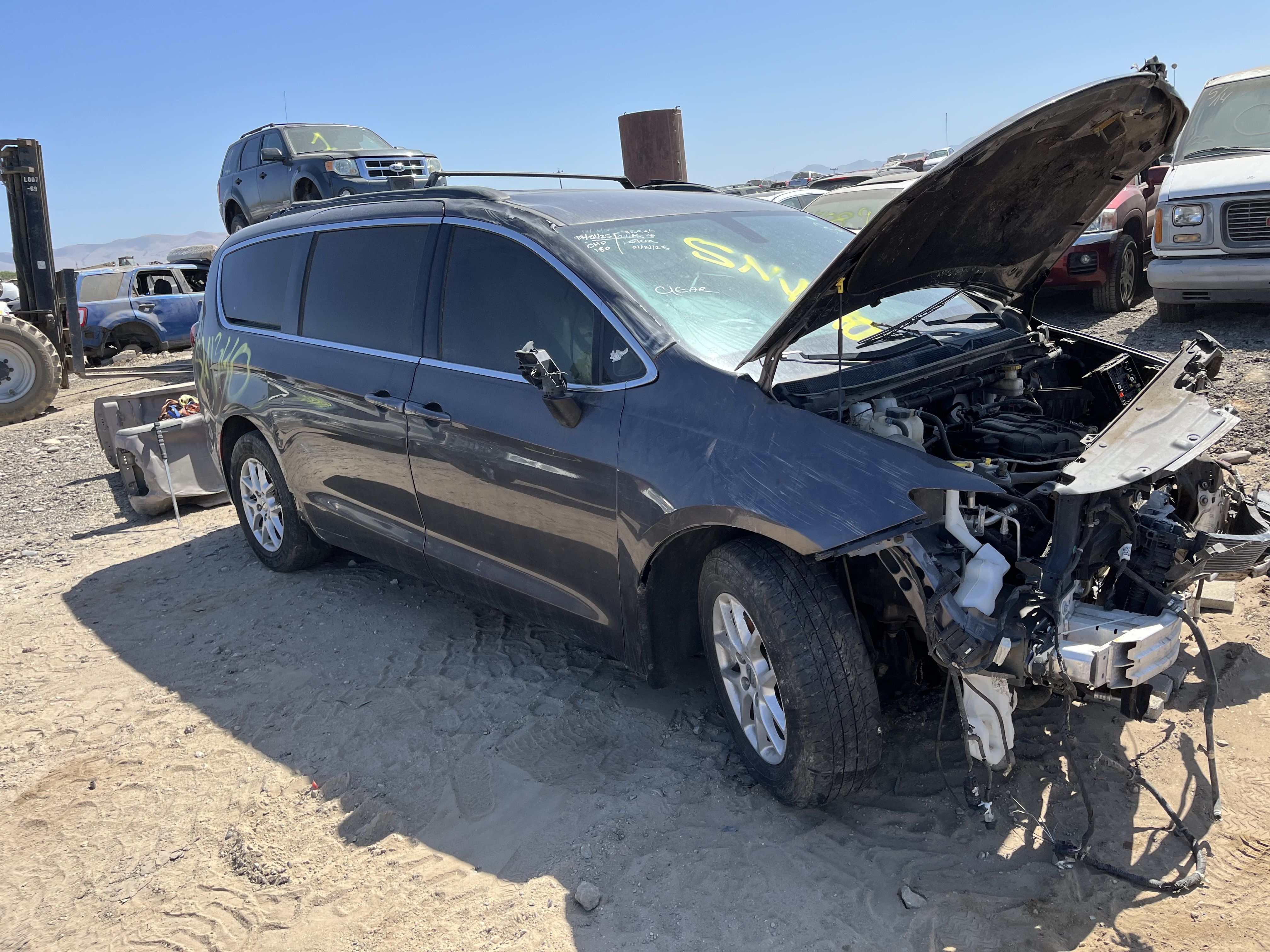 2021 CHRYSLER Voyager