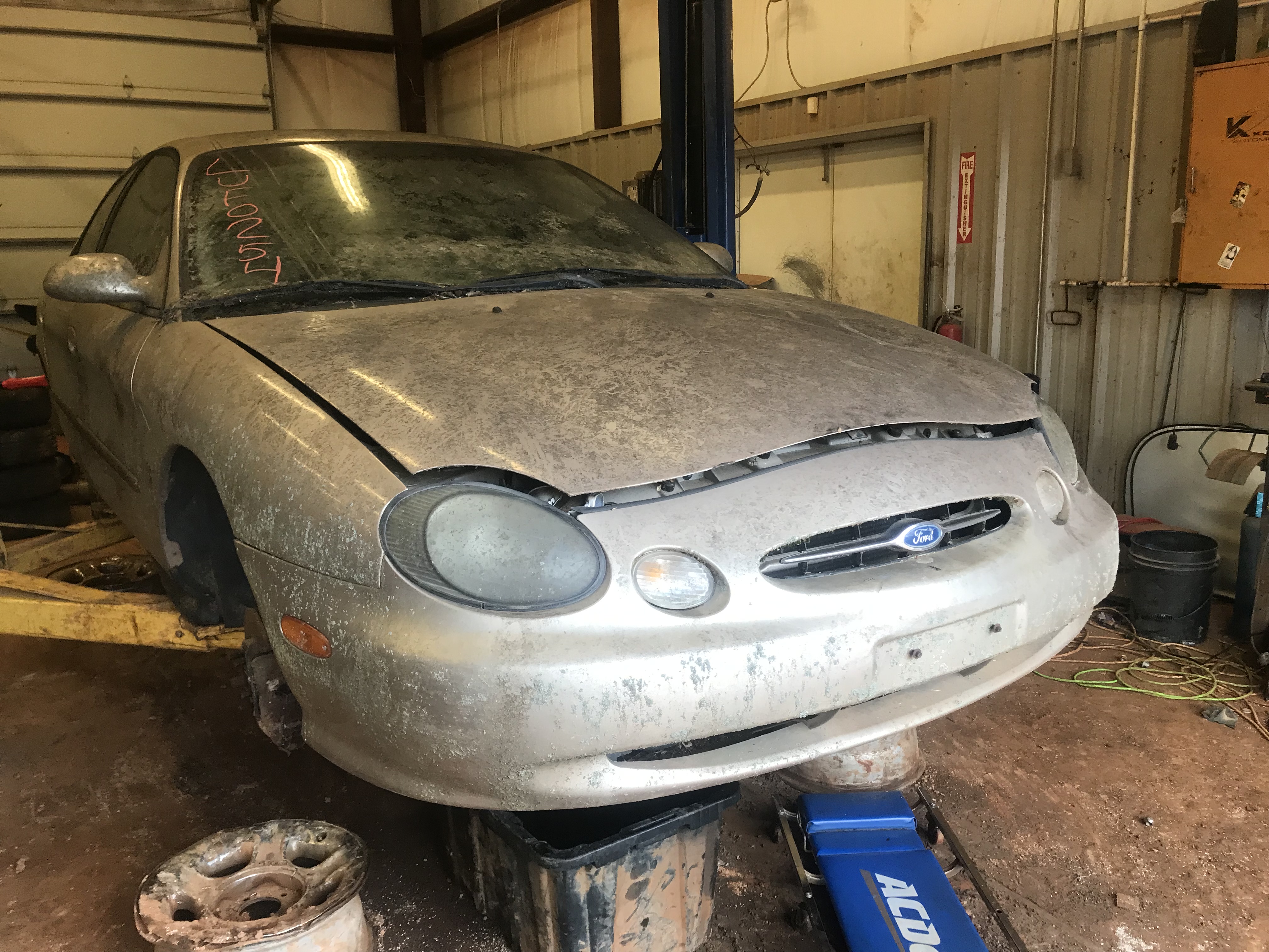 1999 FORD Taurus