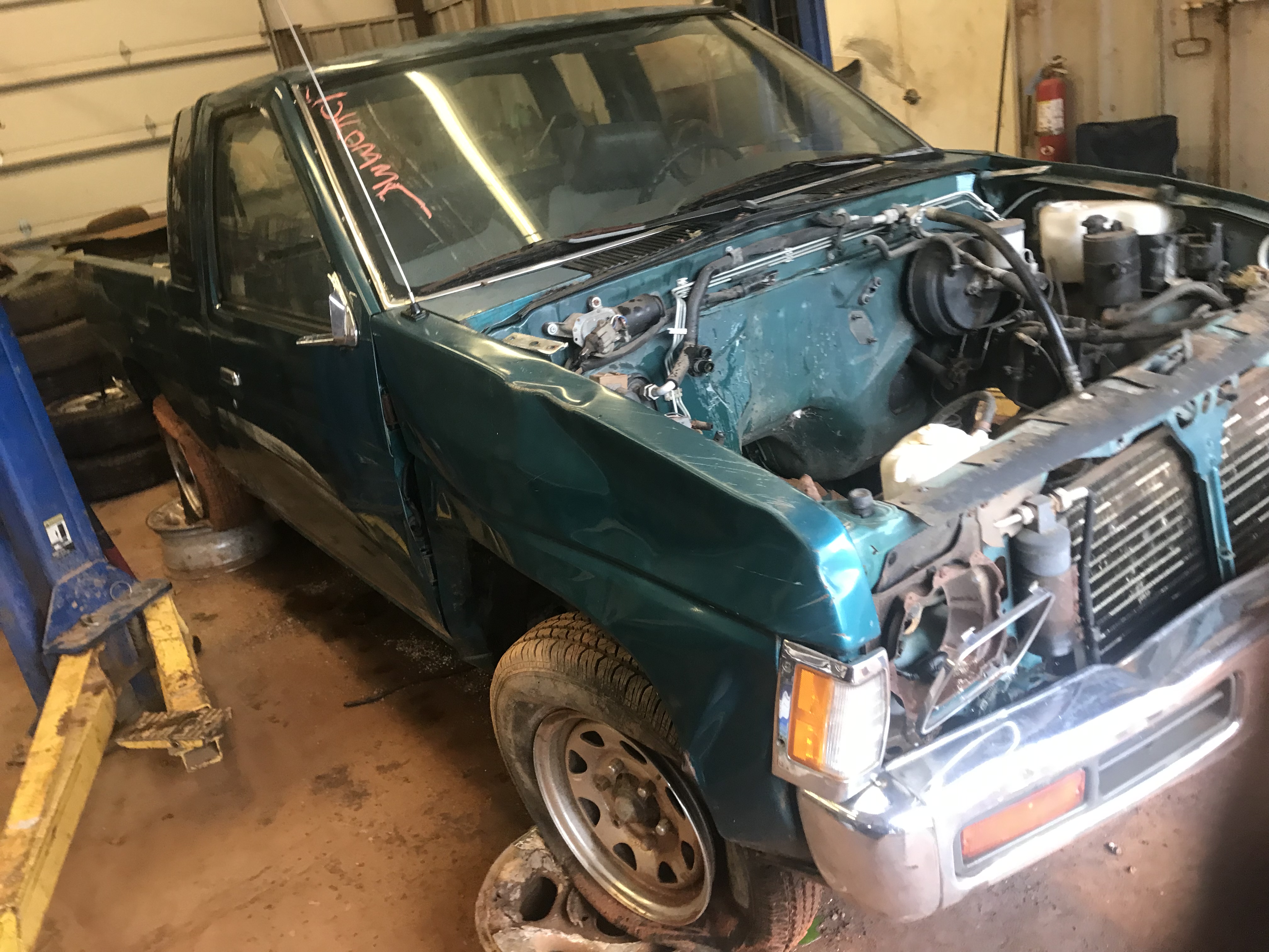 1995 NISSAN Pickup