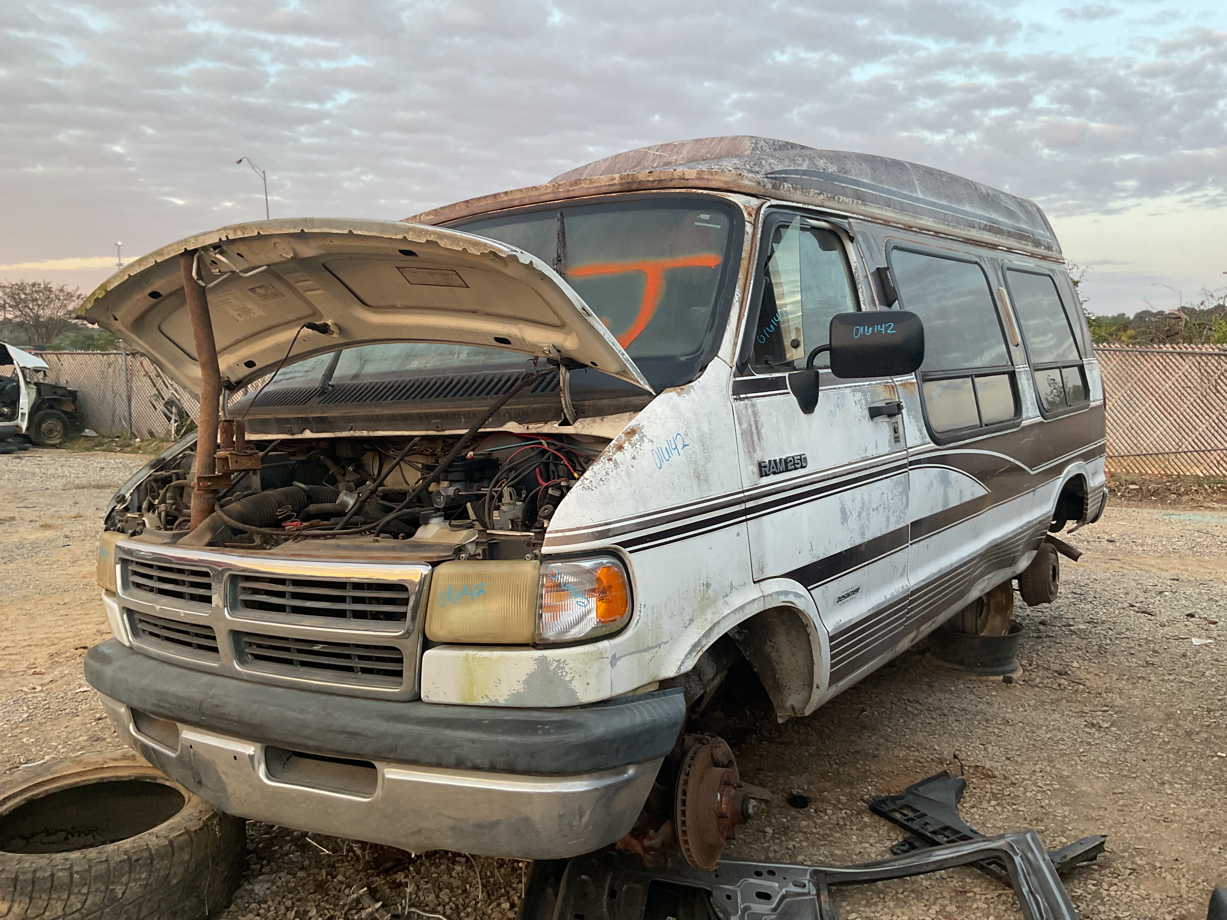 1994 DODGE Ram 1500 Van