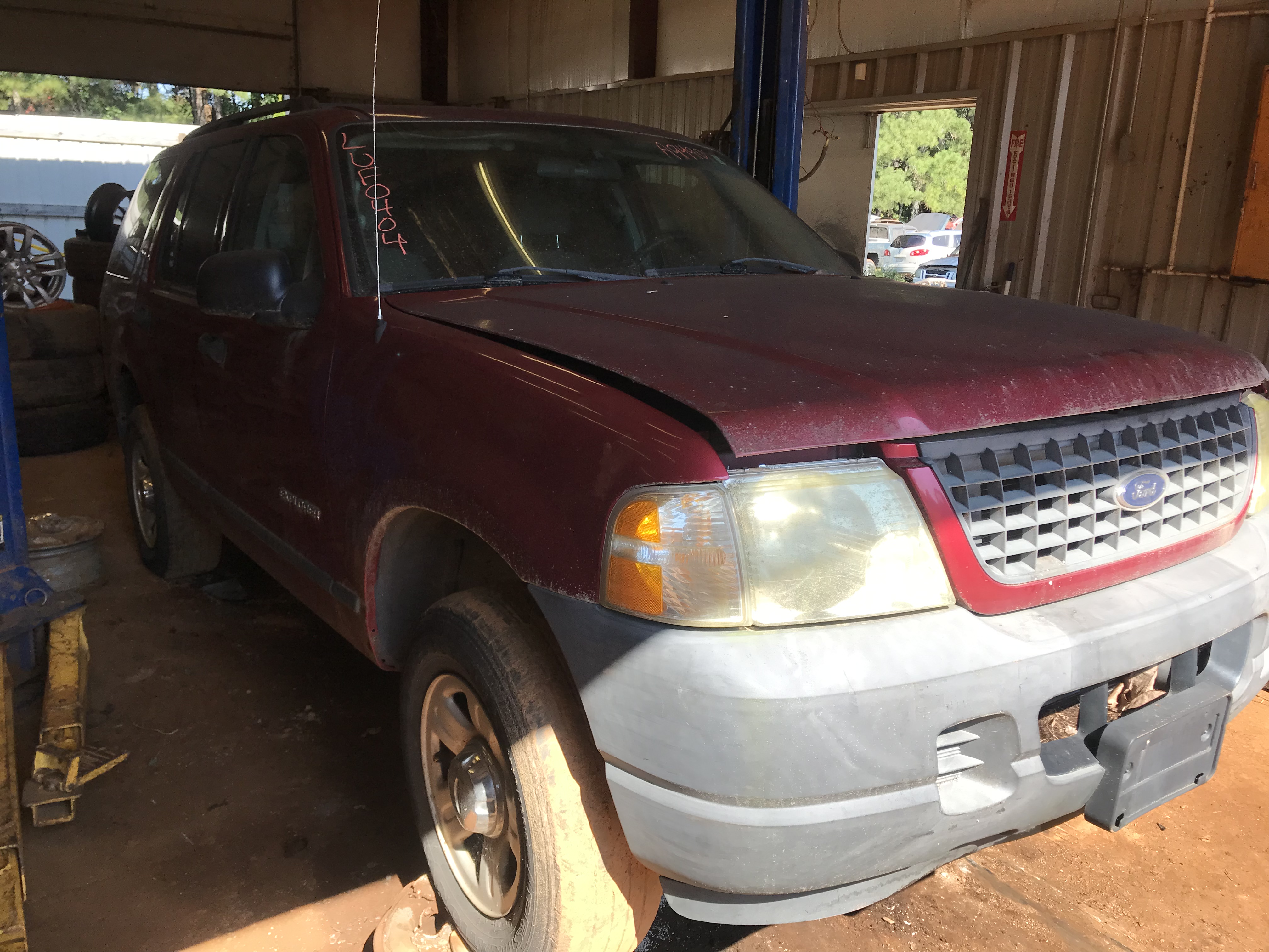 2004 FORD Explorer