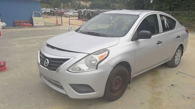 2015 NISSAN Versa