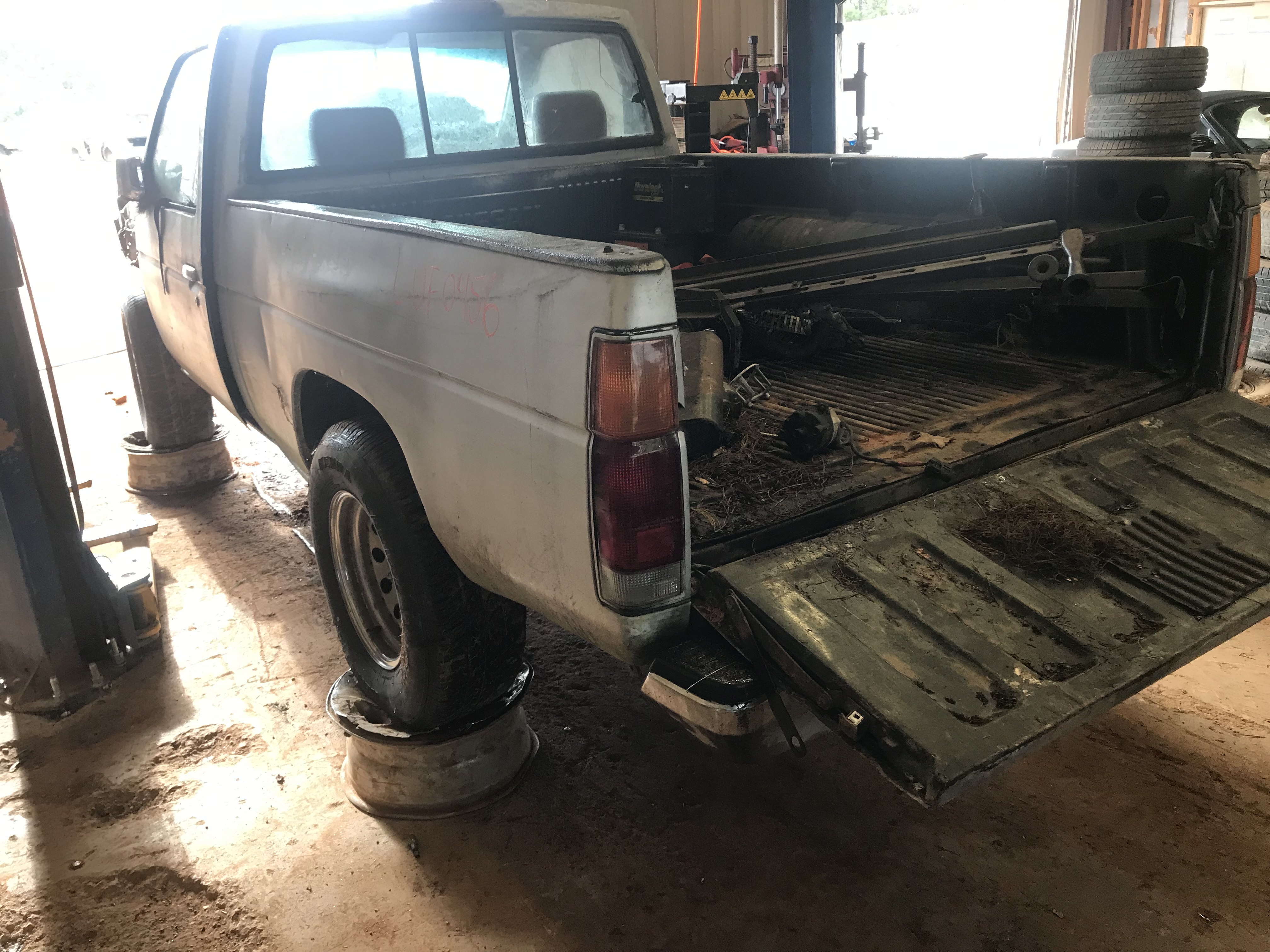1995 NISSAN Pickup