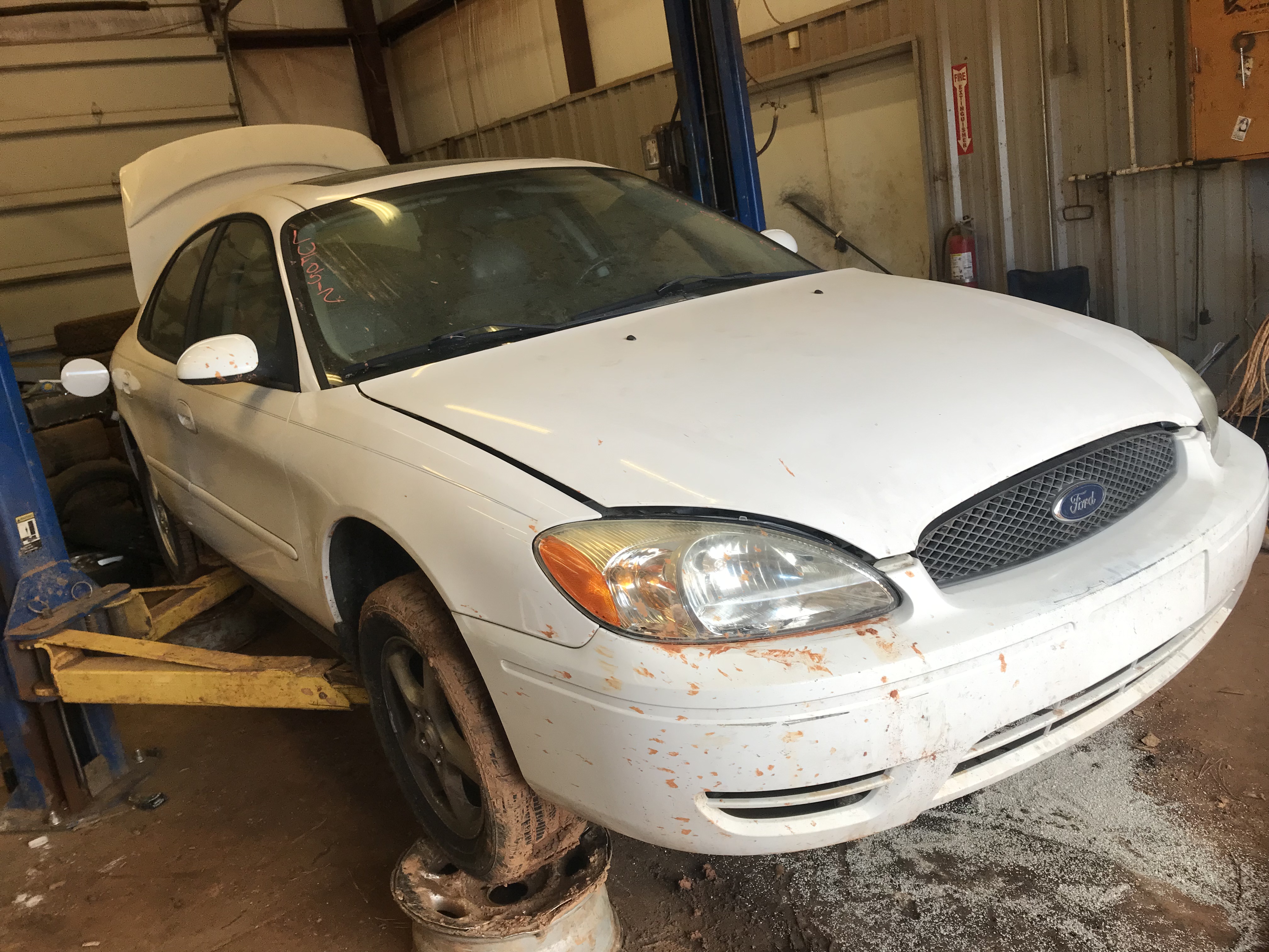 2004 FORD Taurus