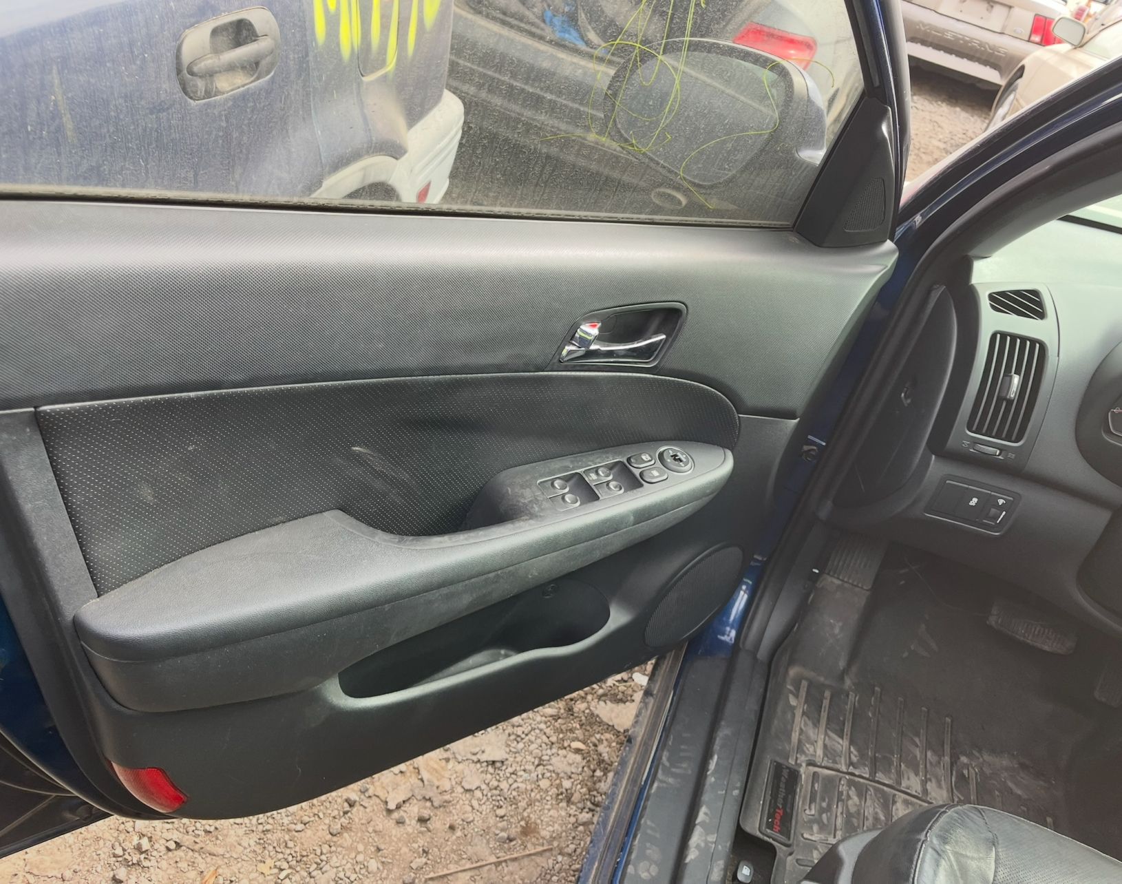 2012 HYUNDAI Elantra