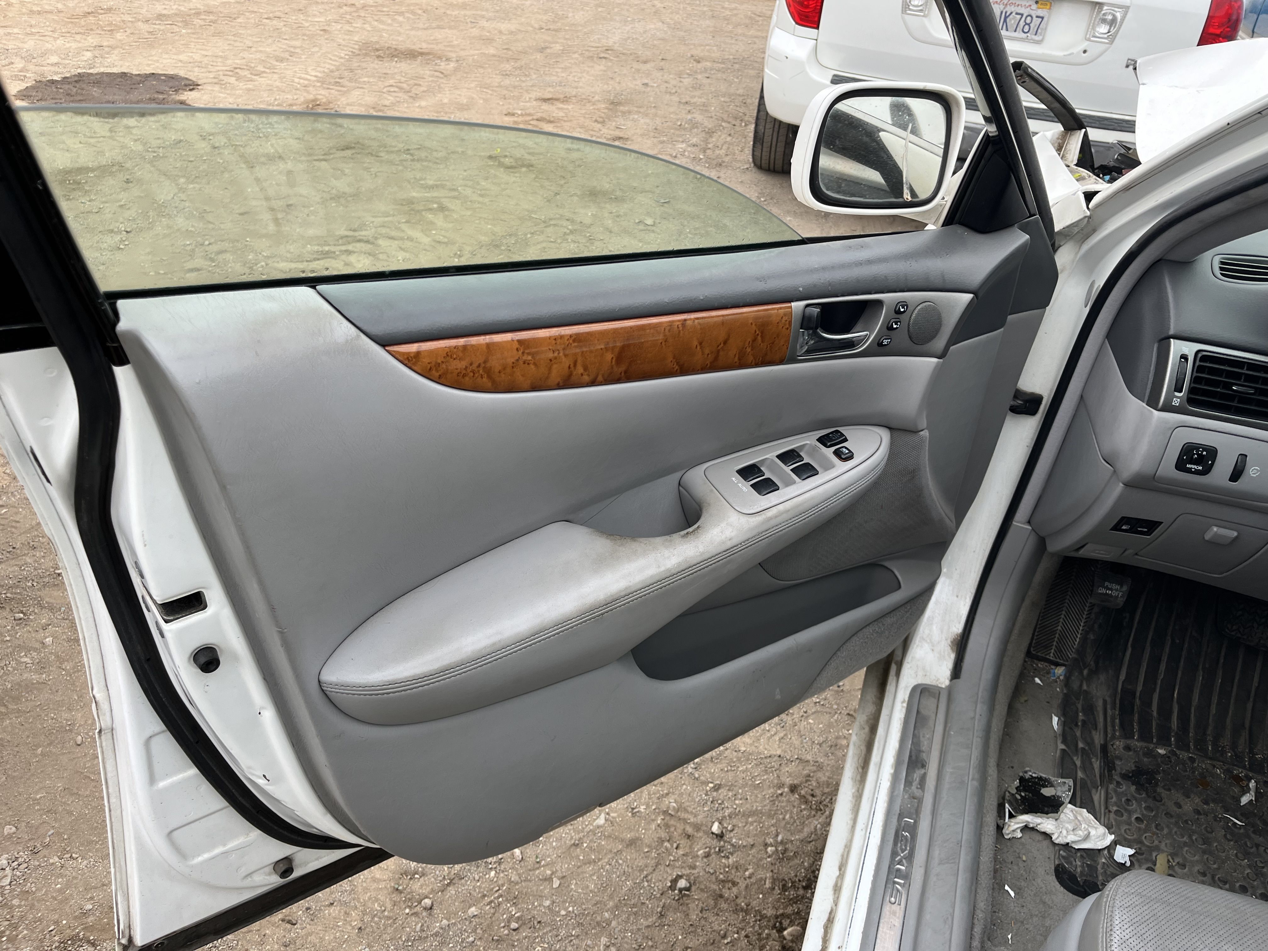 2005 LEXUS ES