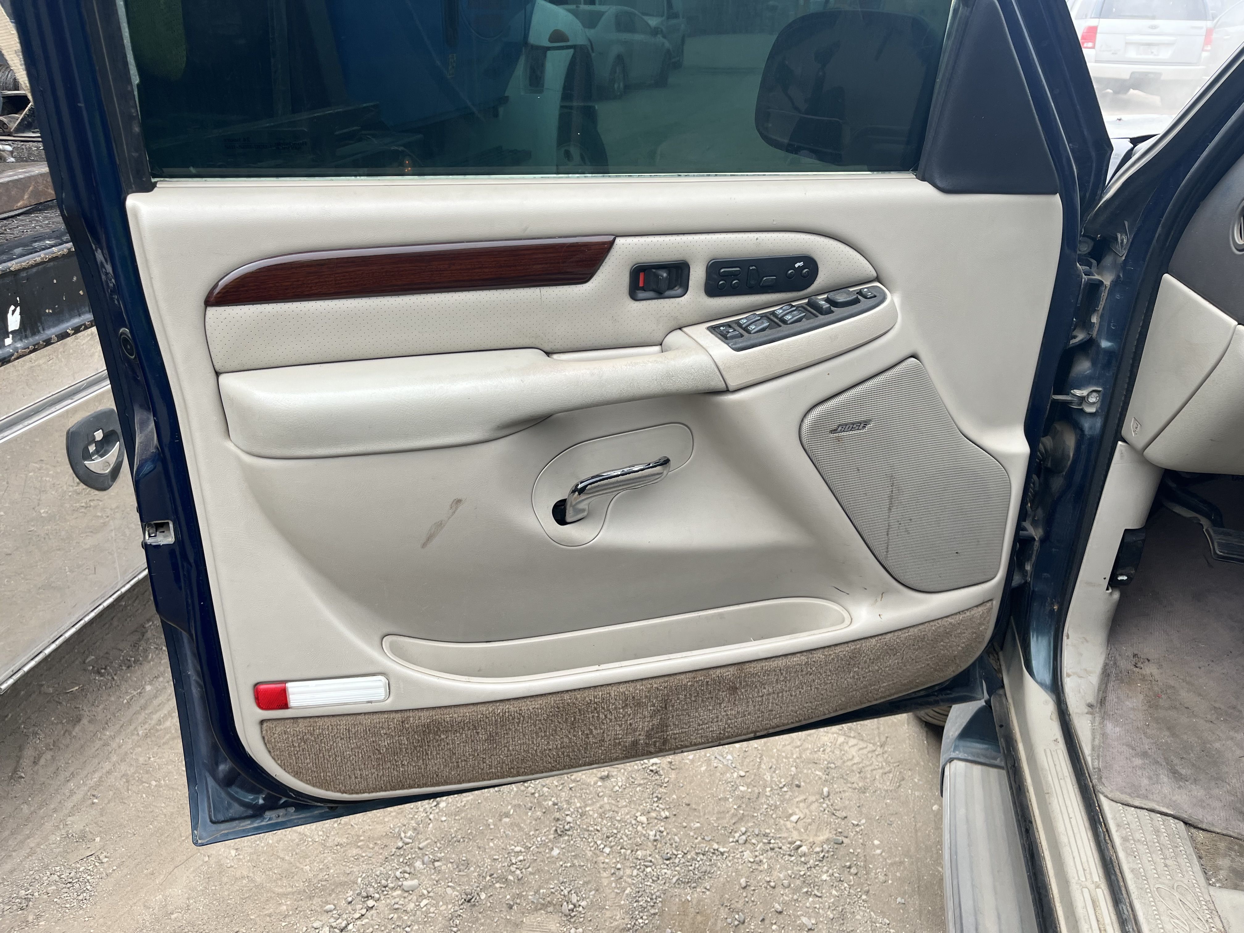 2005 CADILLAC Escalade