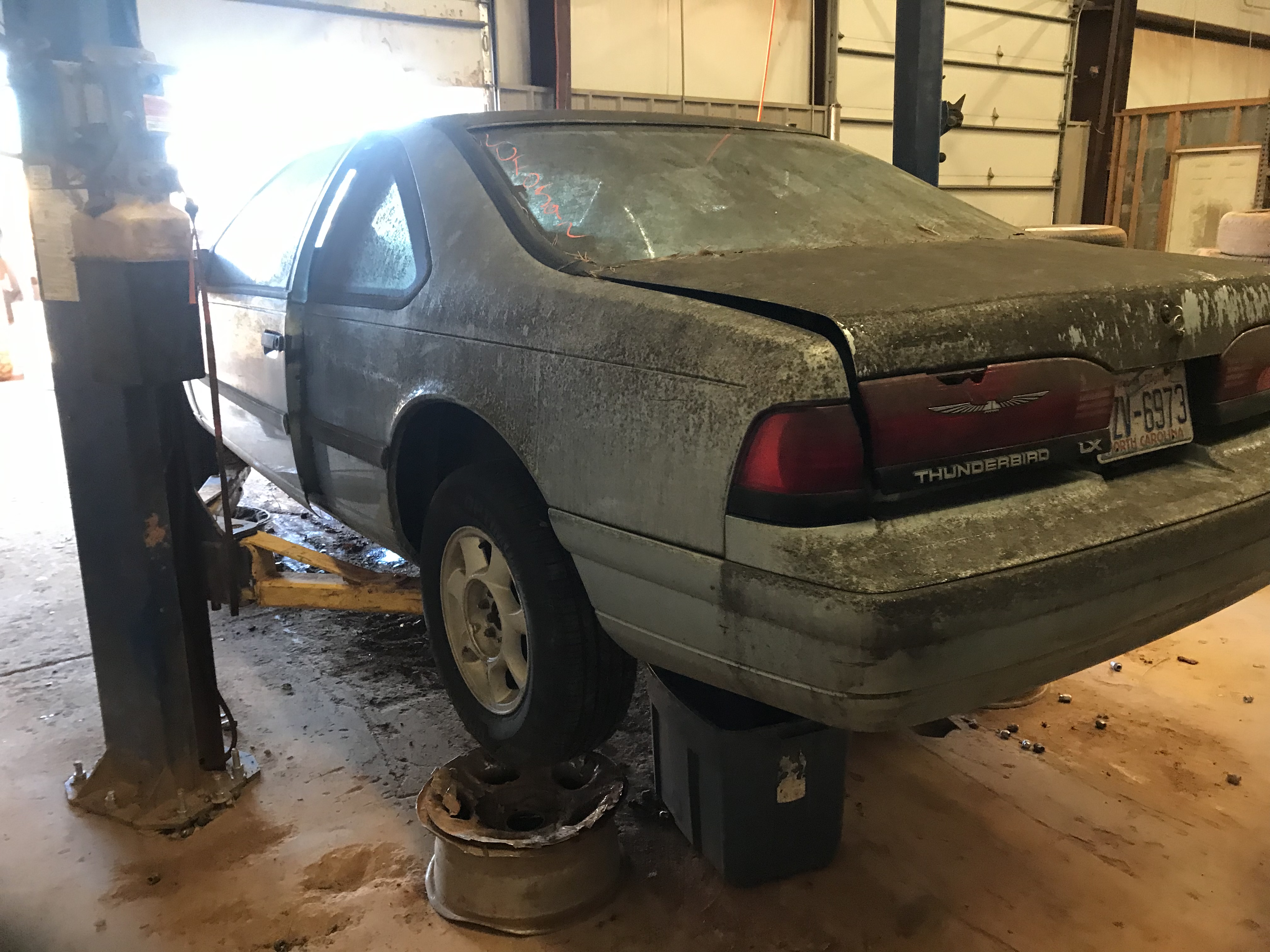 1993 FORD Thunderbird