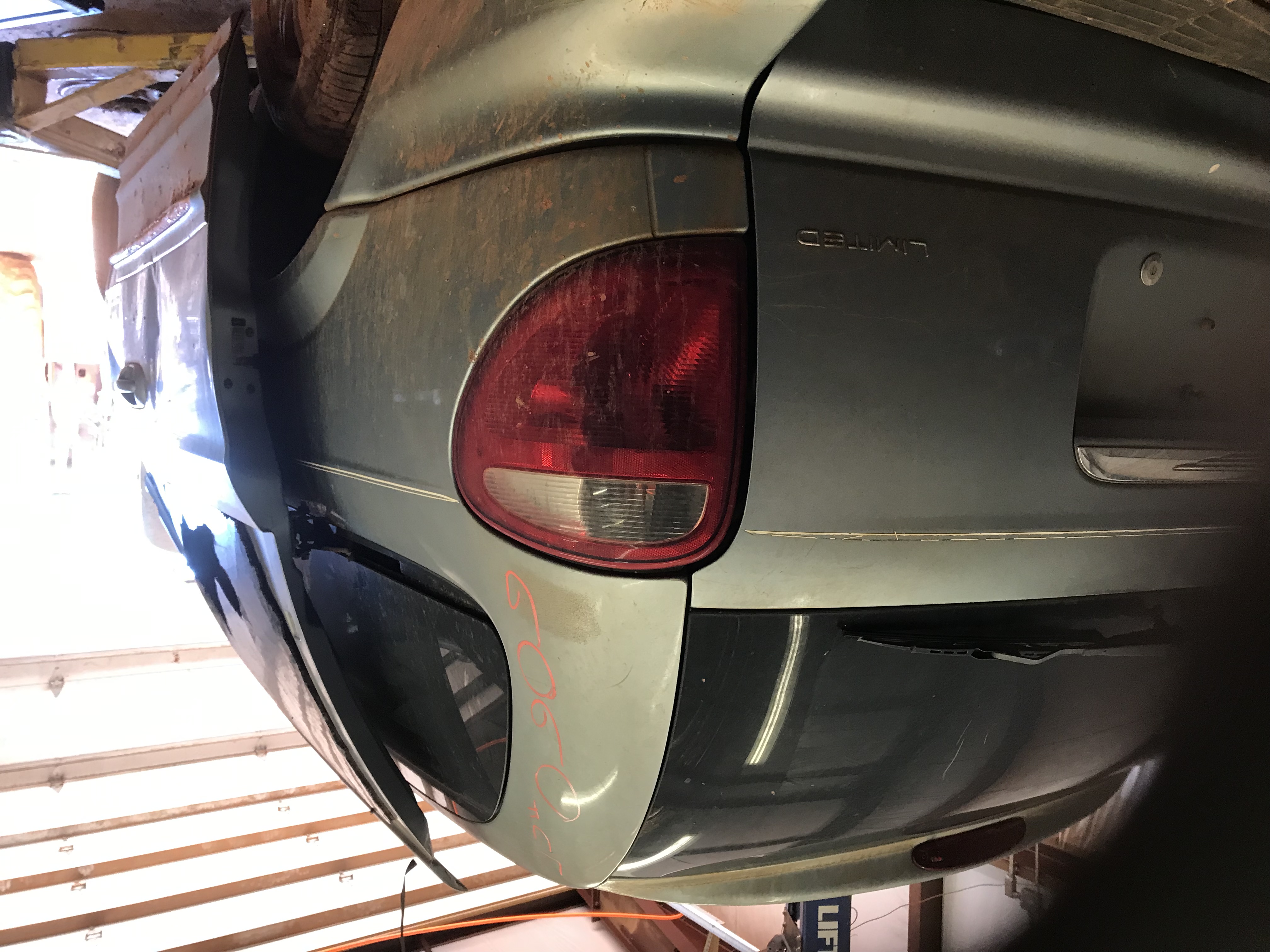 2004 CHRYSLER Town and Country