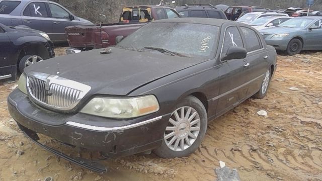 2003 LINCOLN Town Car