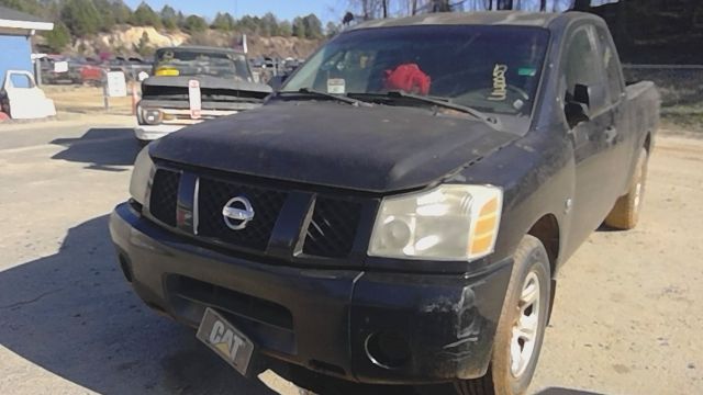 2004 NISSAN Titan