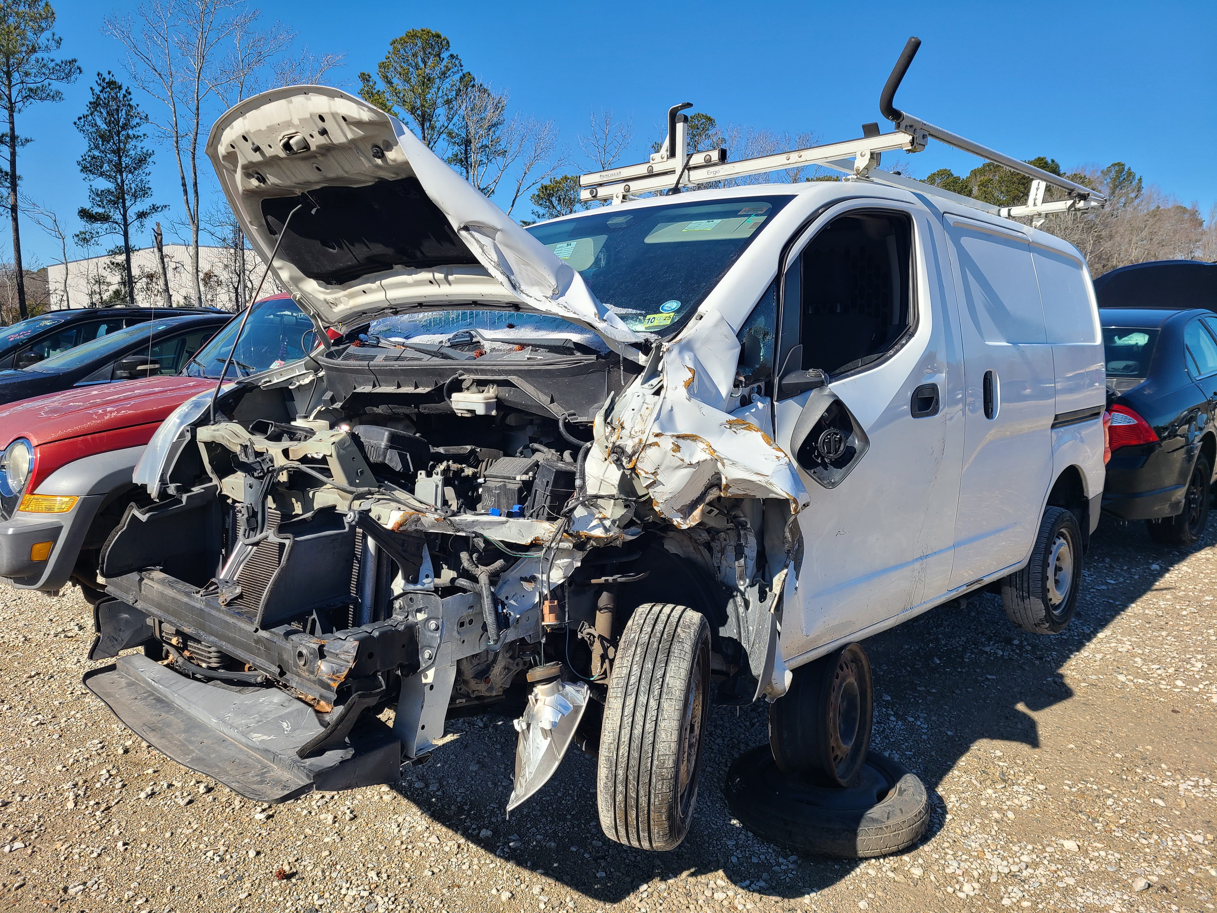 2013 NISSAN Nv200