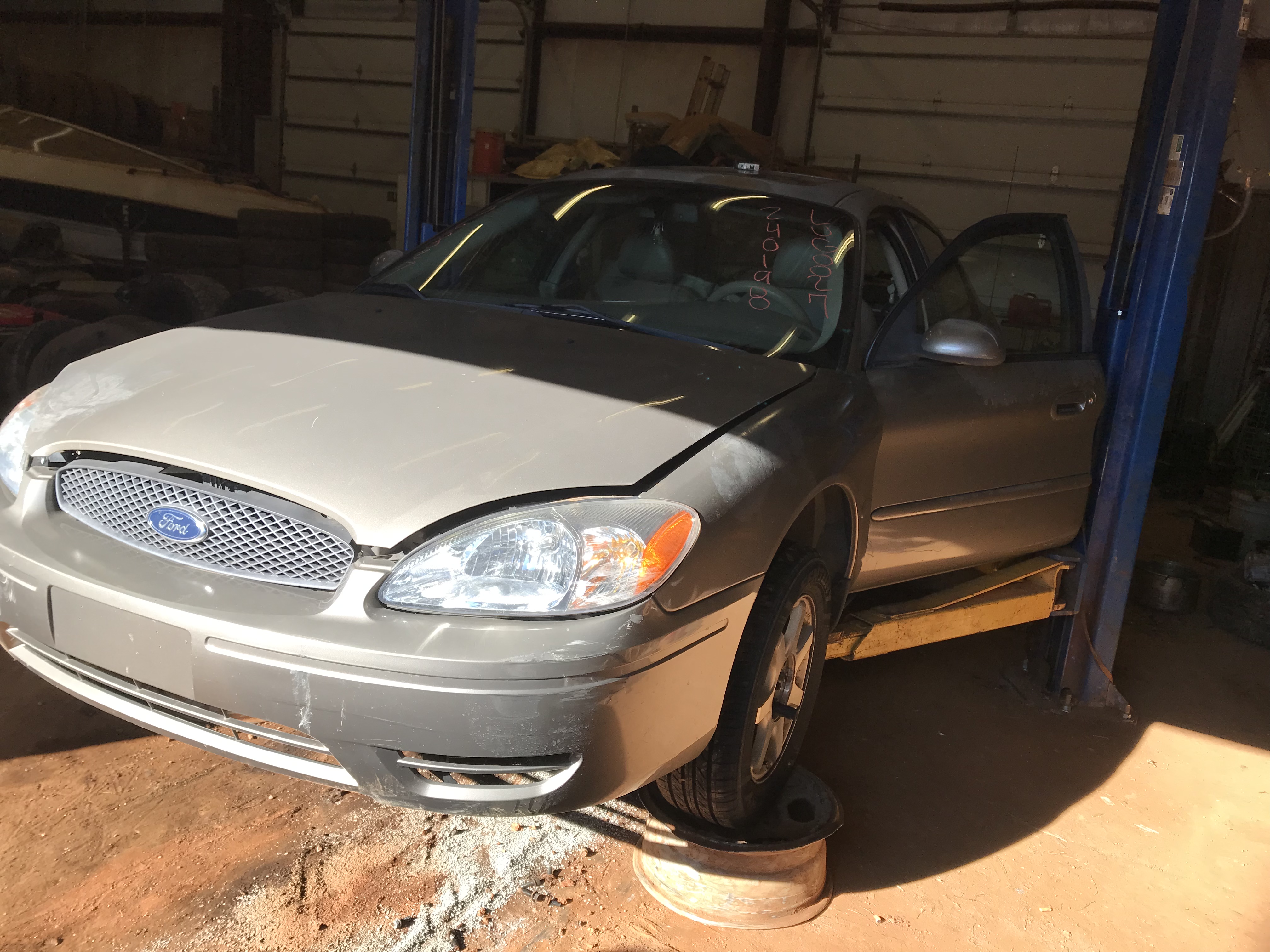 2006 FORD Taurus