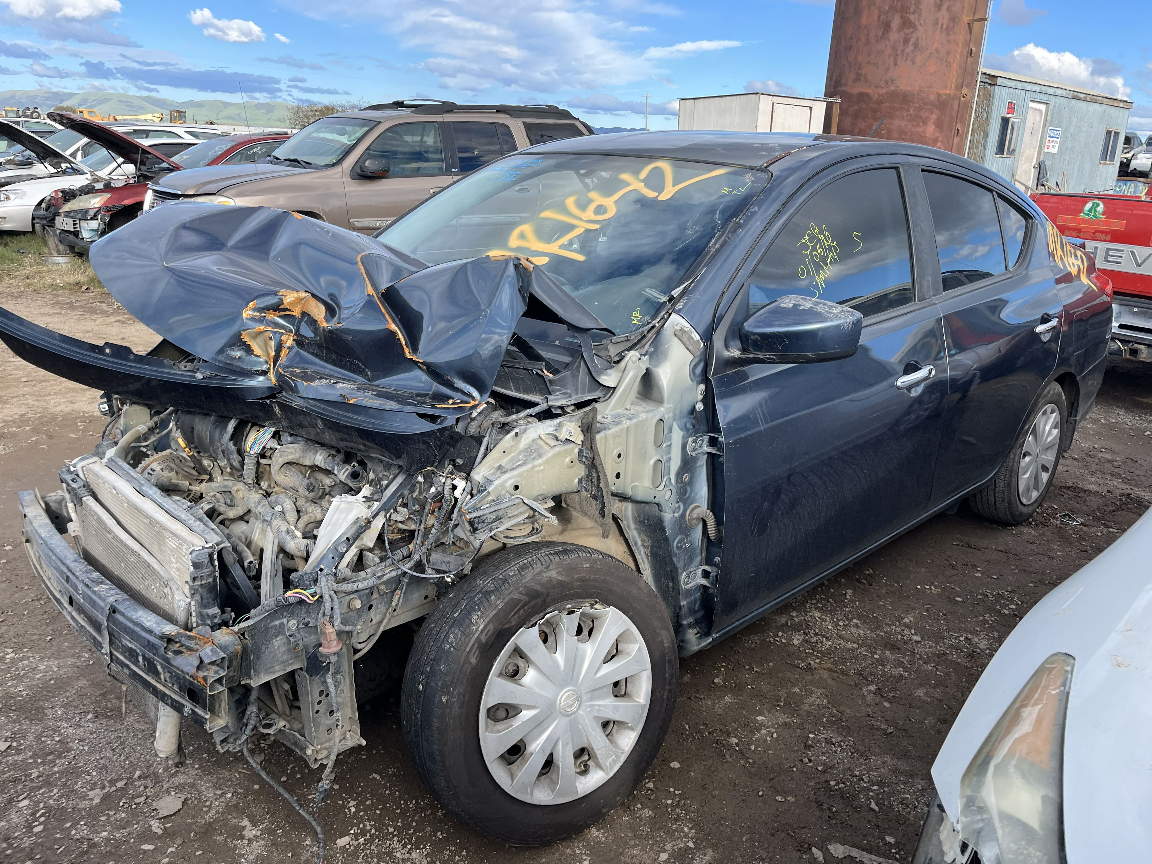 2016 NISSAN Versa