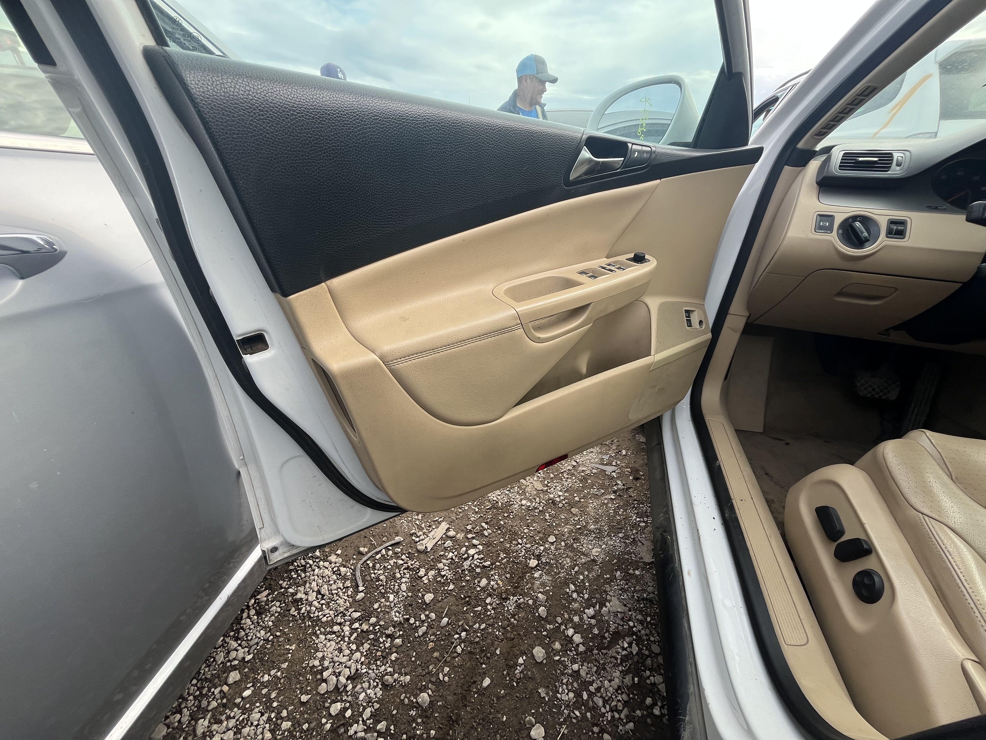 2009 VOLKSWAGEN Passat