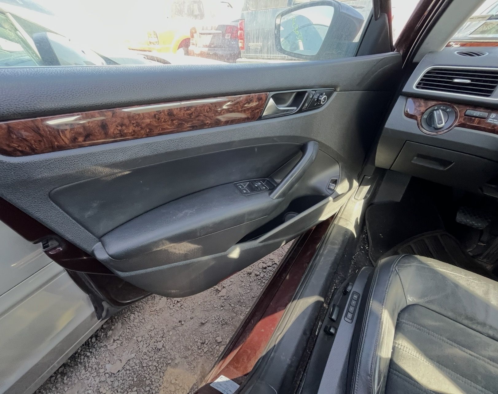 2012 VOLKSWAGEN Passat