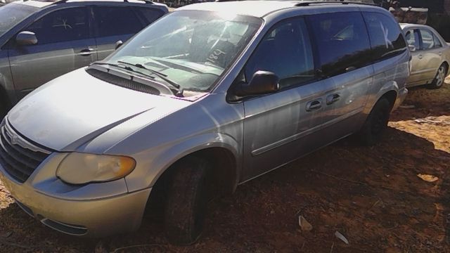 2006 CHRYSLER Town and Country