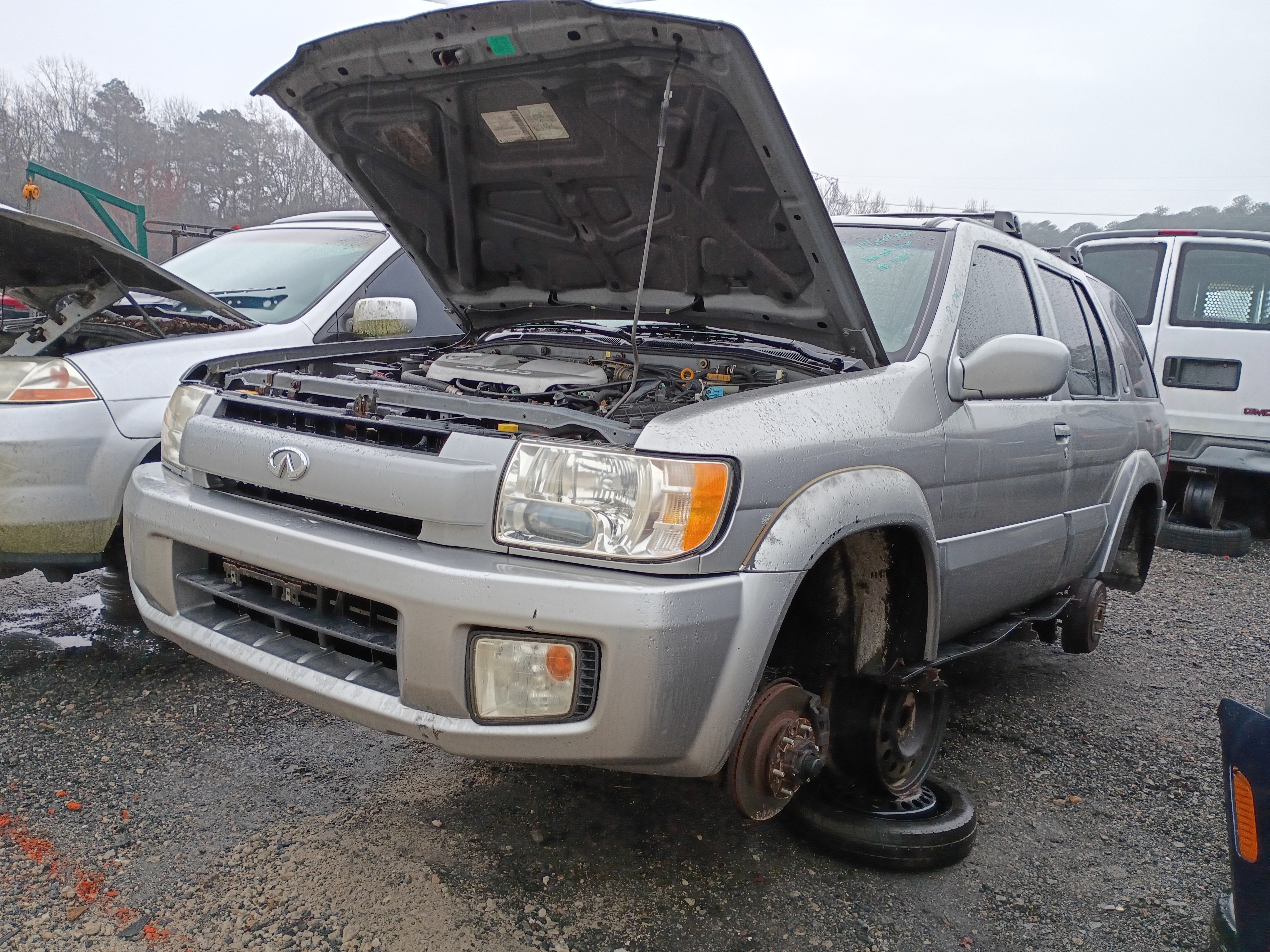 2001 INFINITI Qx4