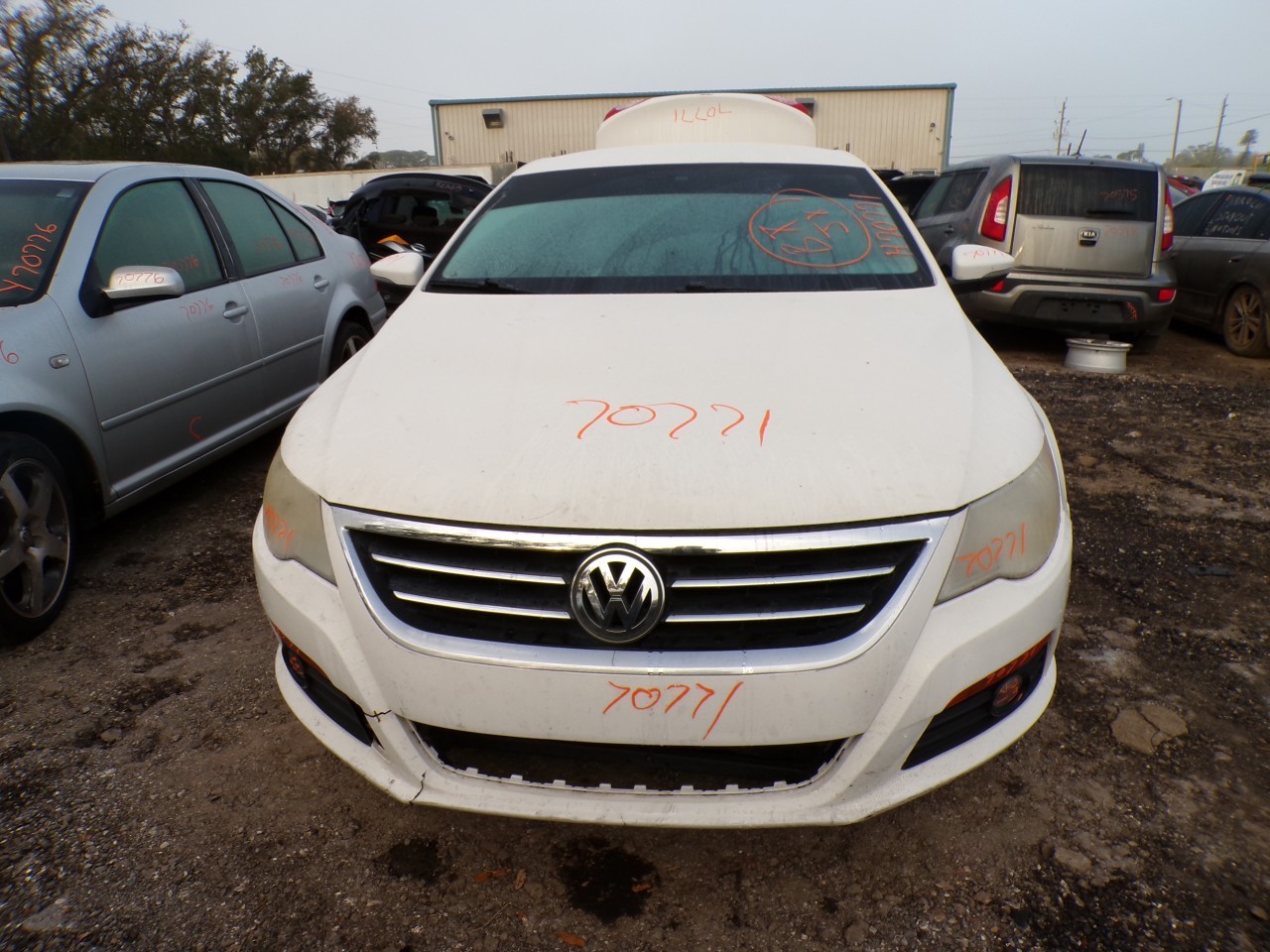 2011 VOLKSWAGEN Passat