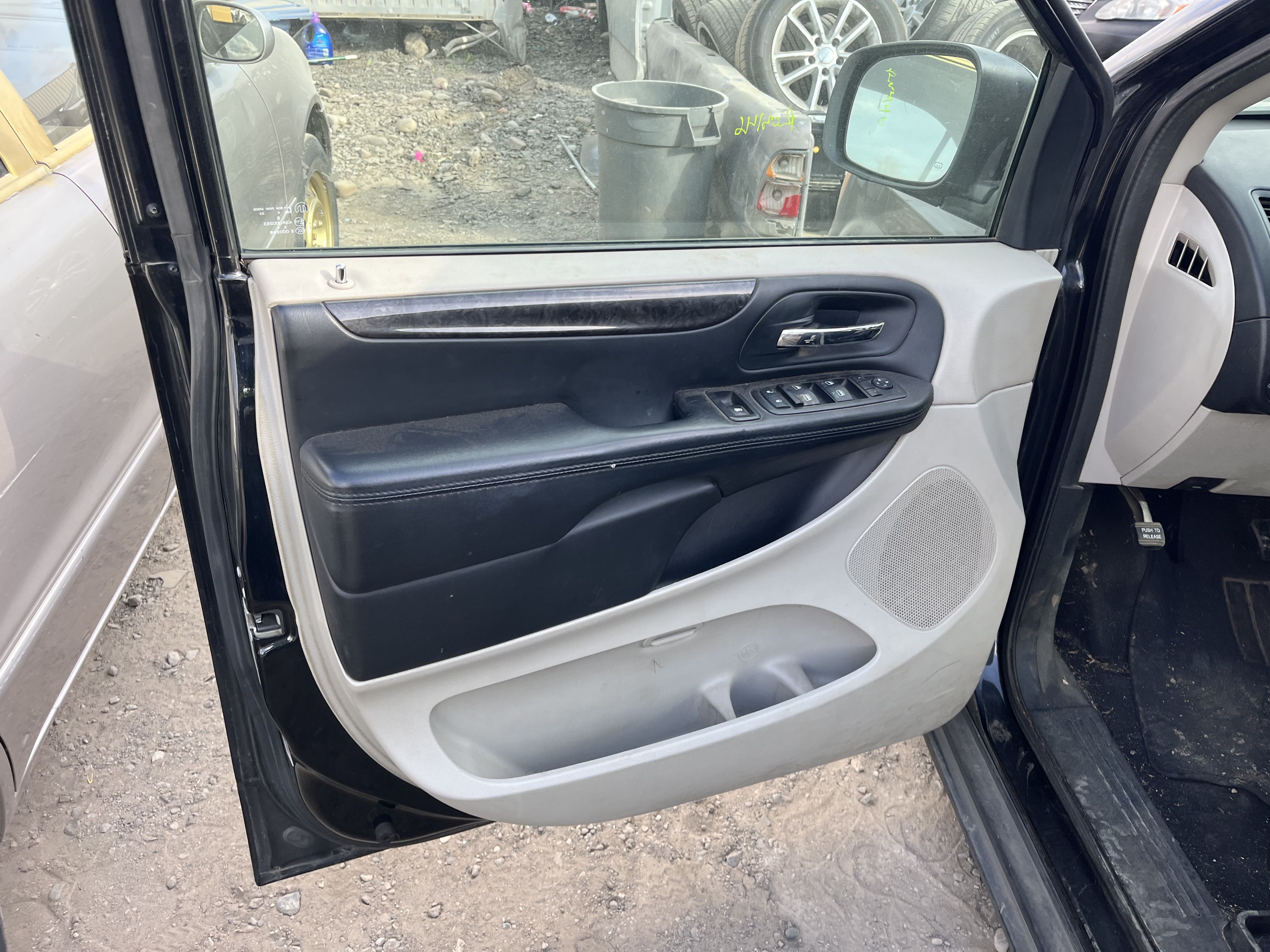 2014 DODGE Grand Caravan