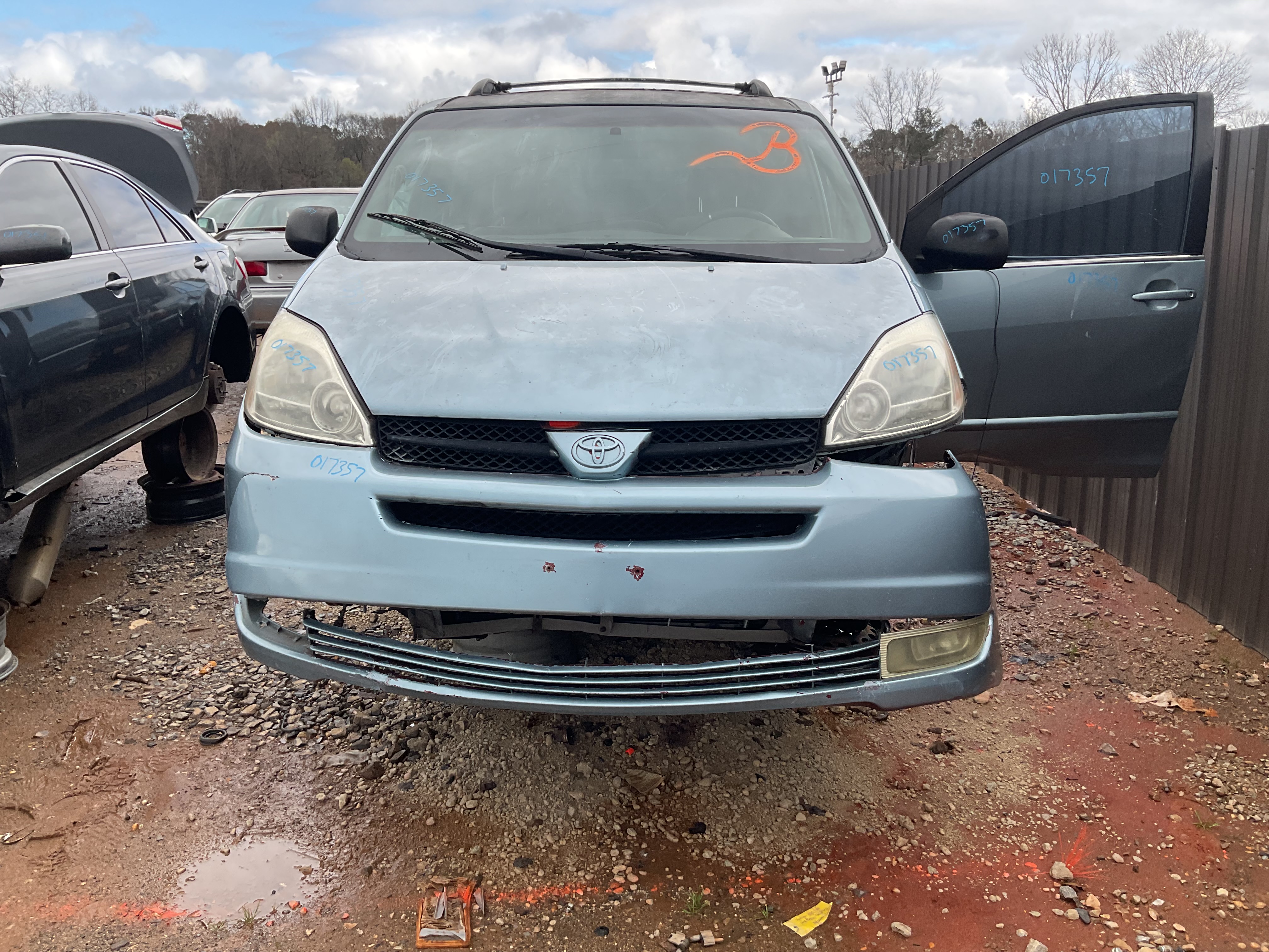 2004 TOYOTA Sienna