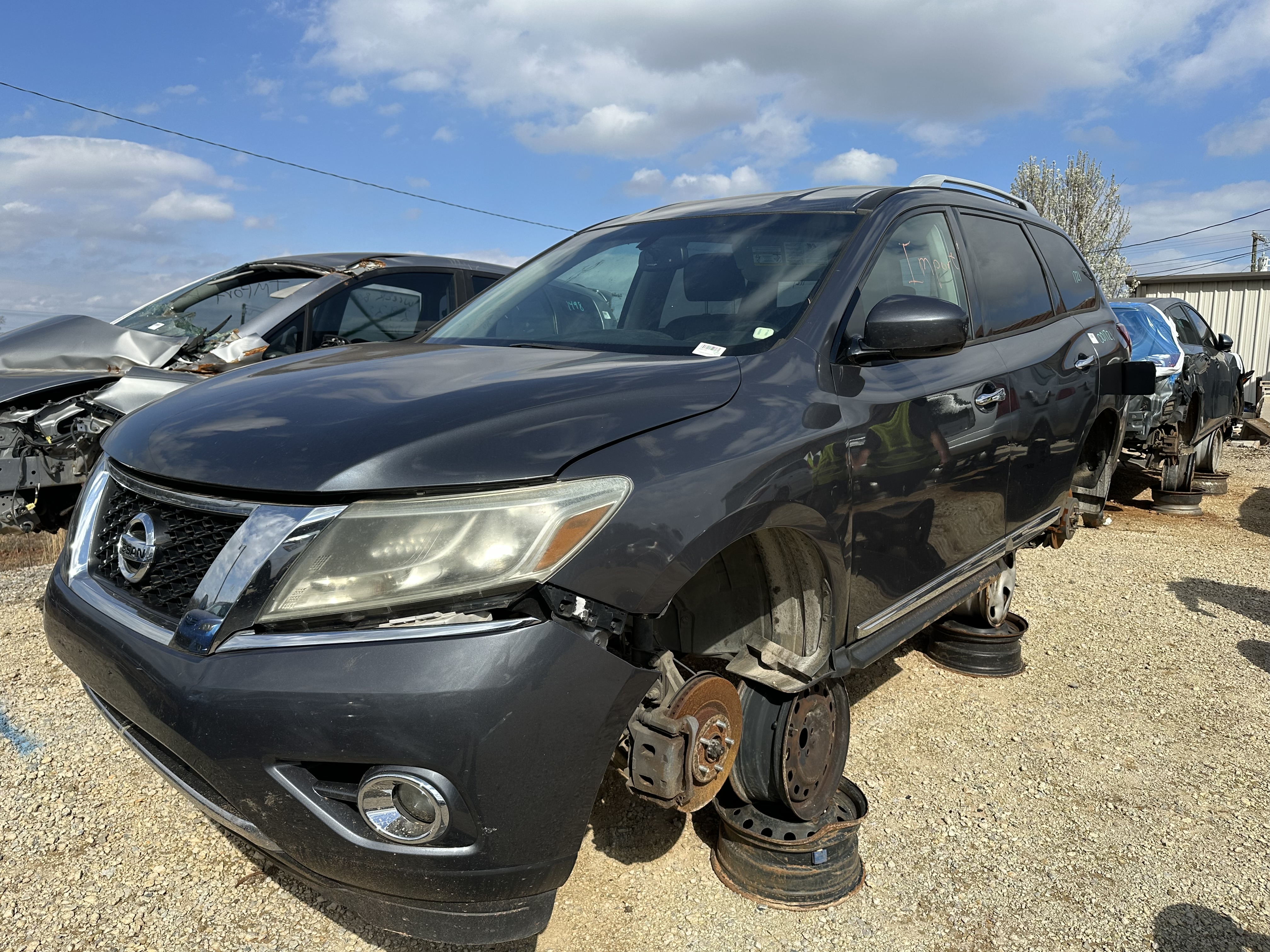2014 NISSAN Pathfinder