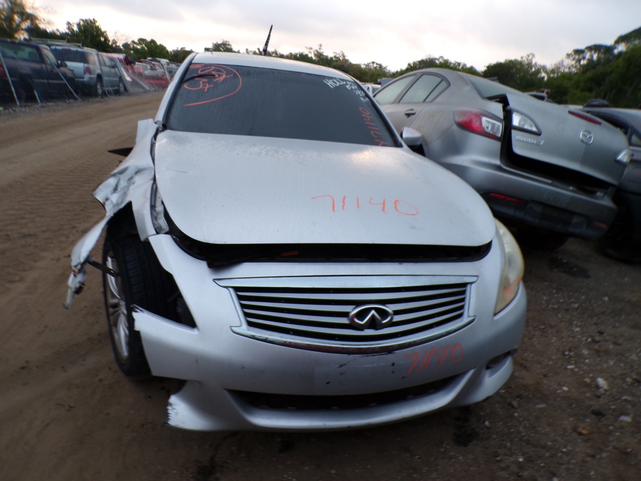 2013 INFINITI G37