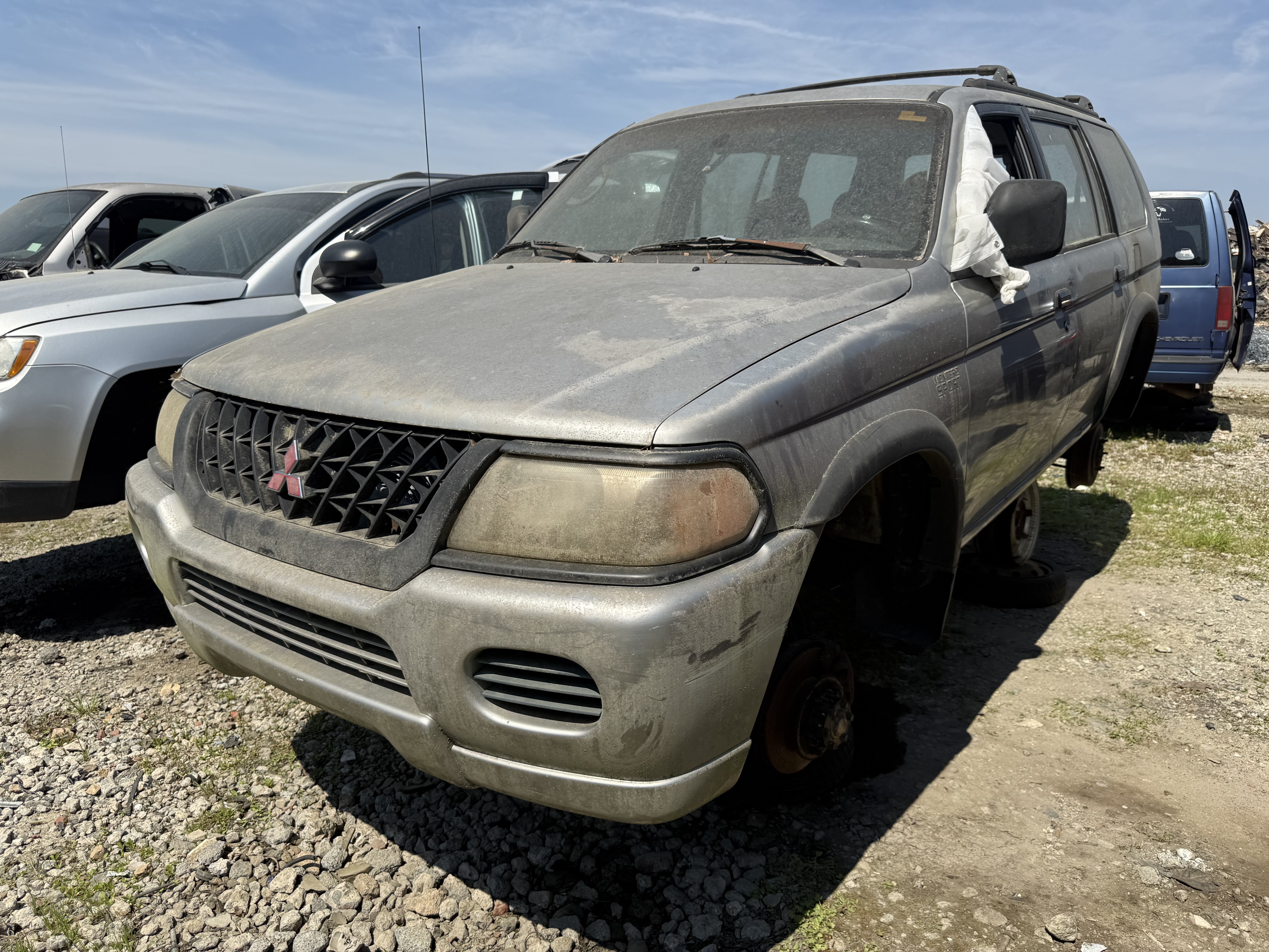 2000 MITSUBISHI Montero Sport
