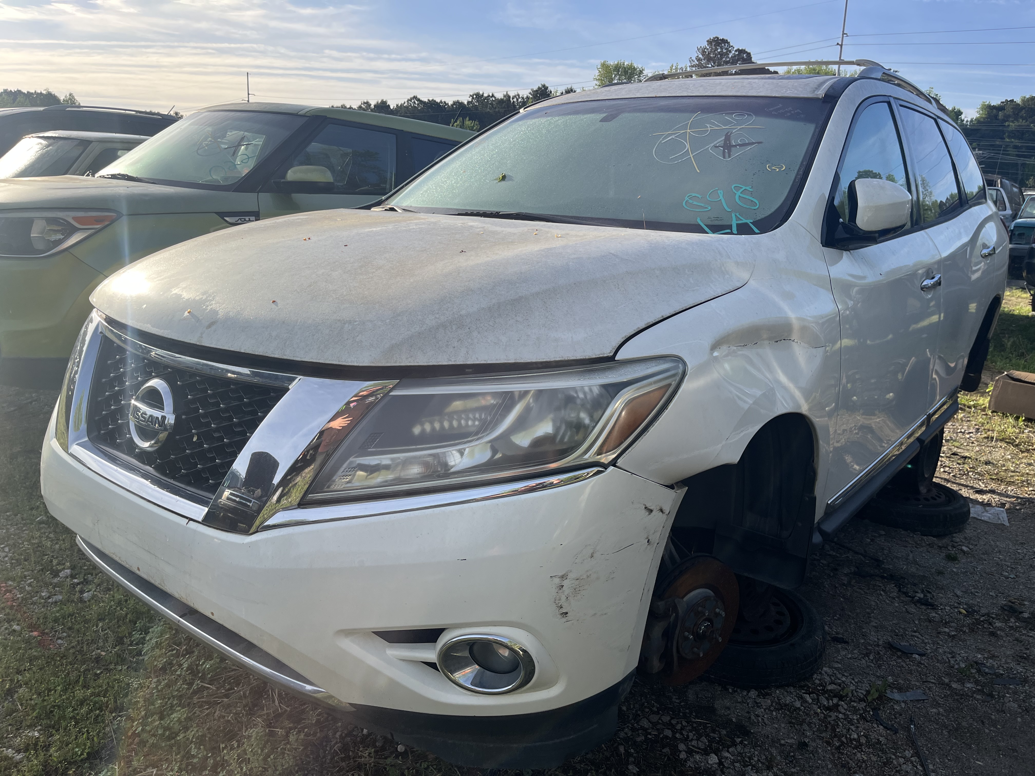 2014 NISSAN Pathfinder