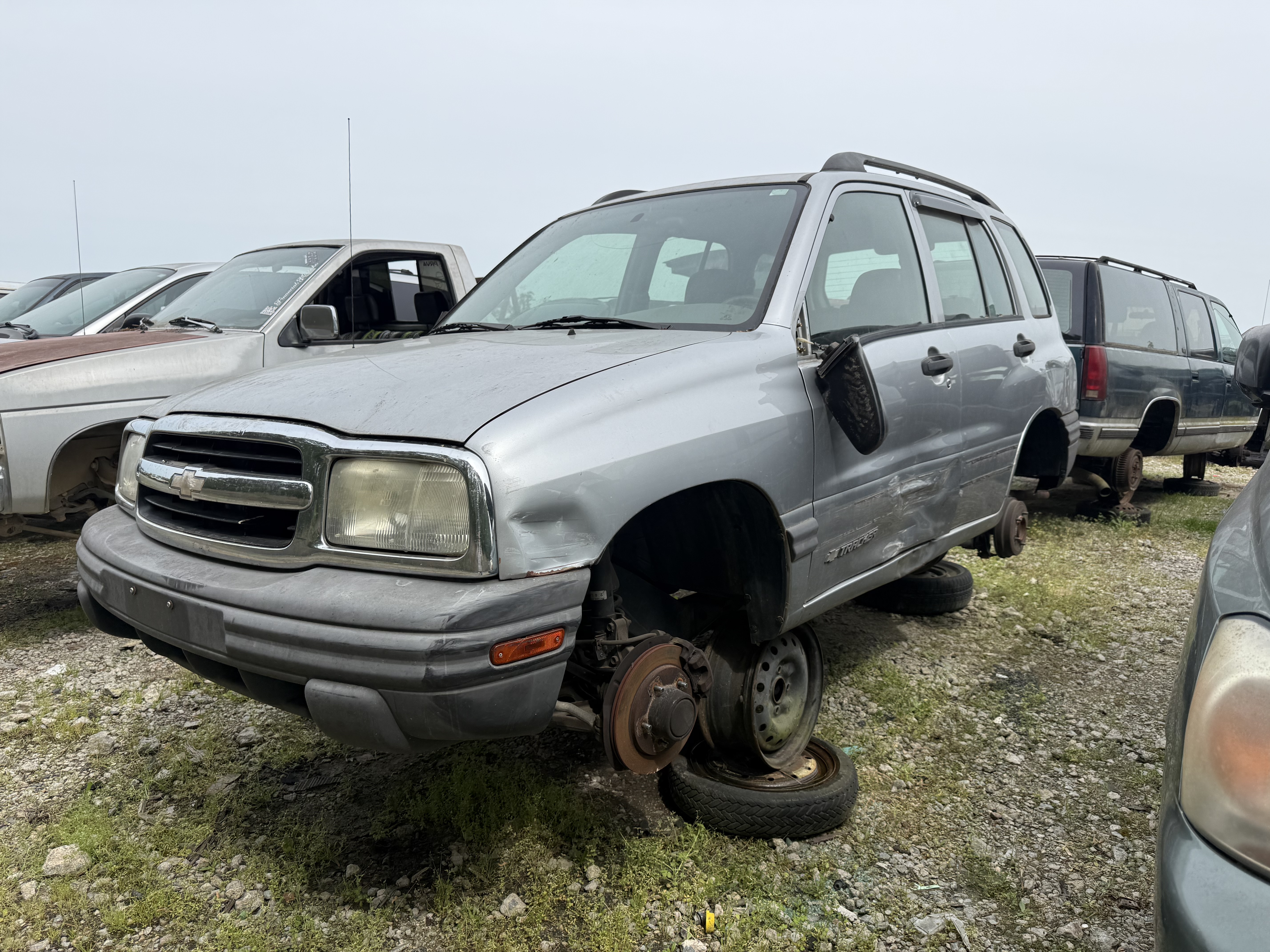 2003 CHEVROLET Tracker