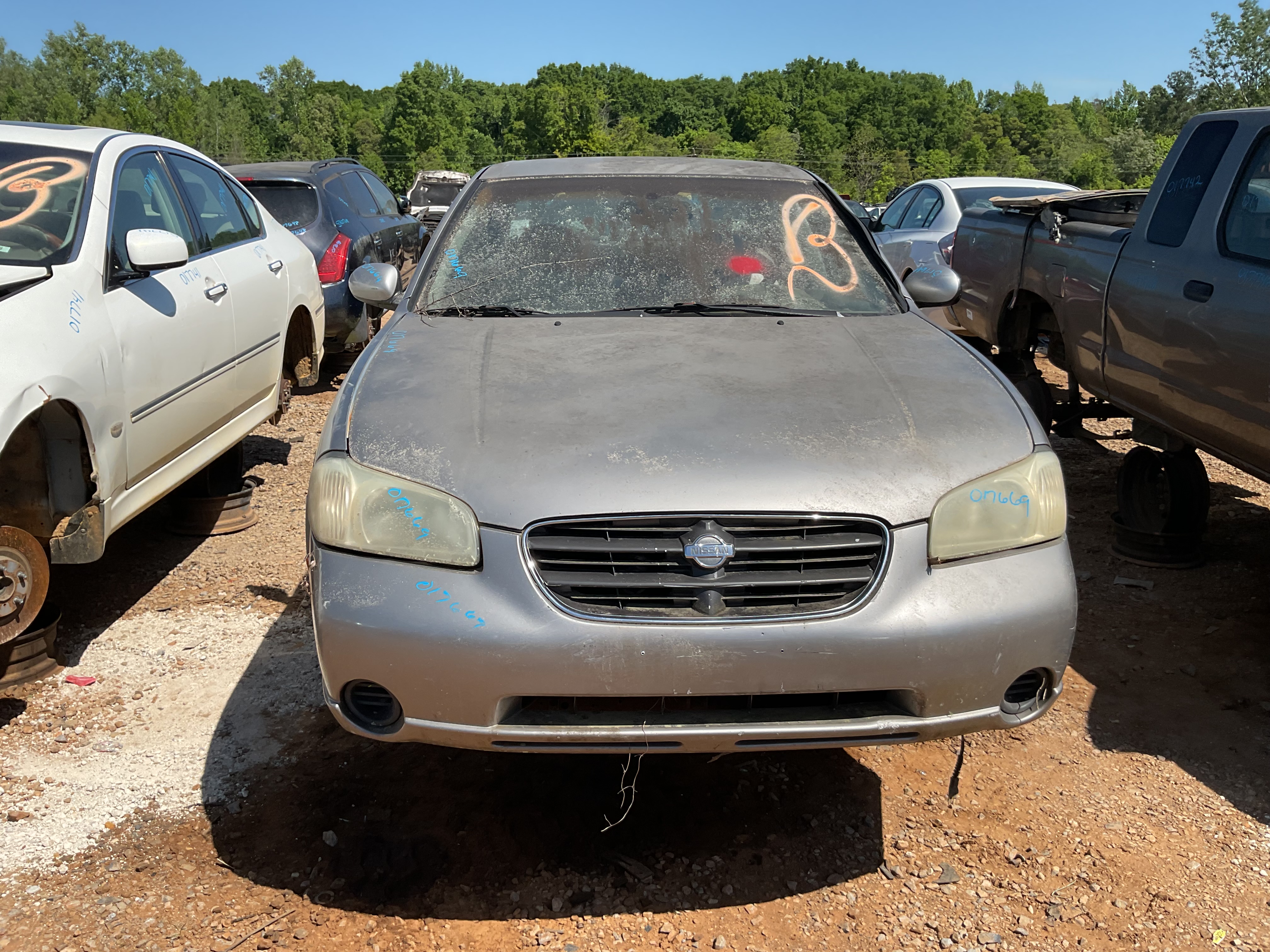 2001 NISSAN Maxima
