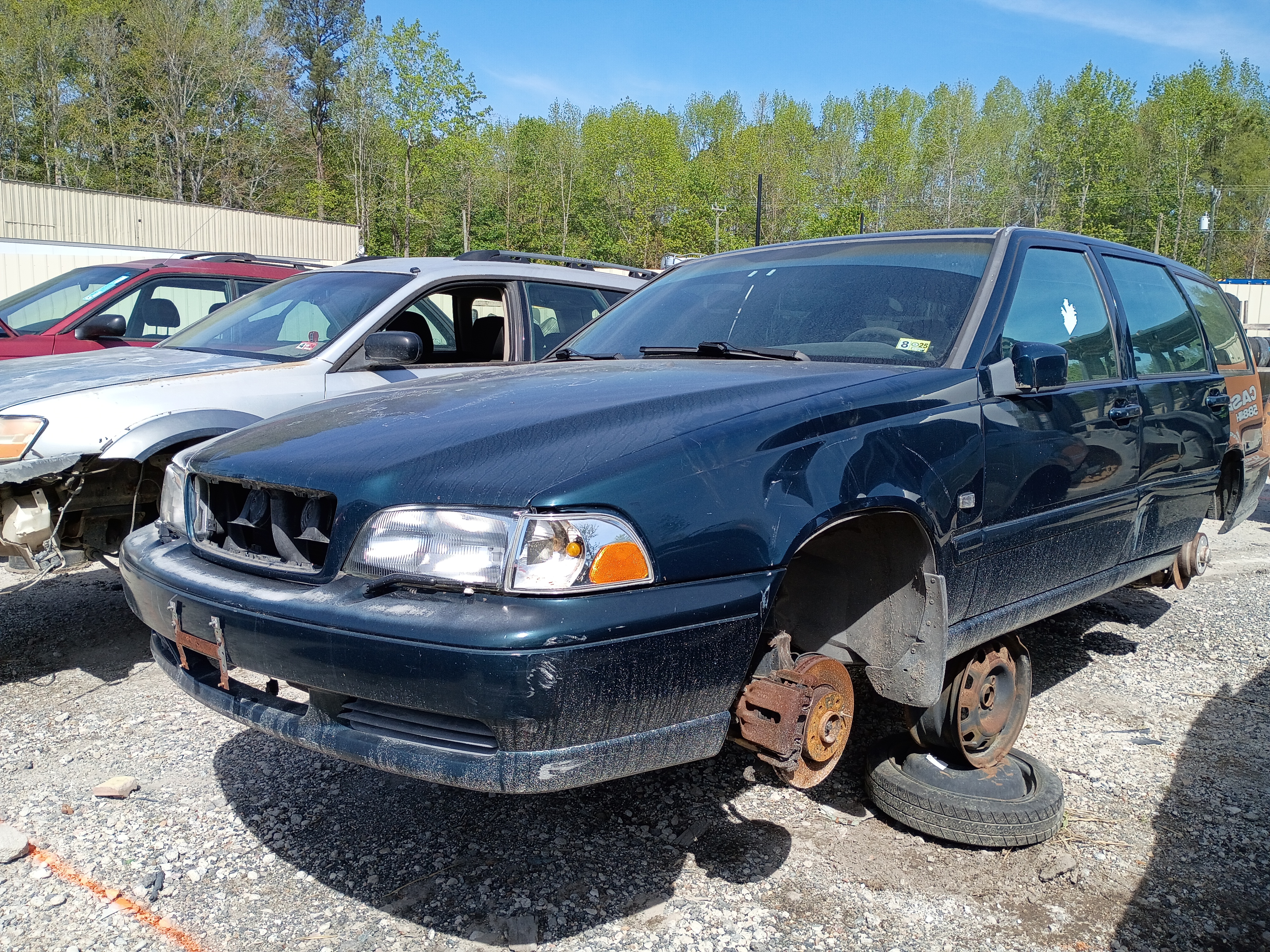 1999 VOLVO V70