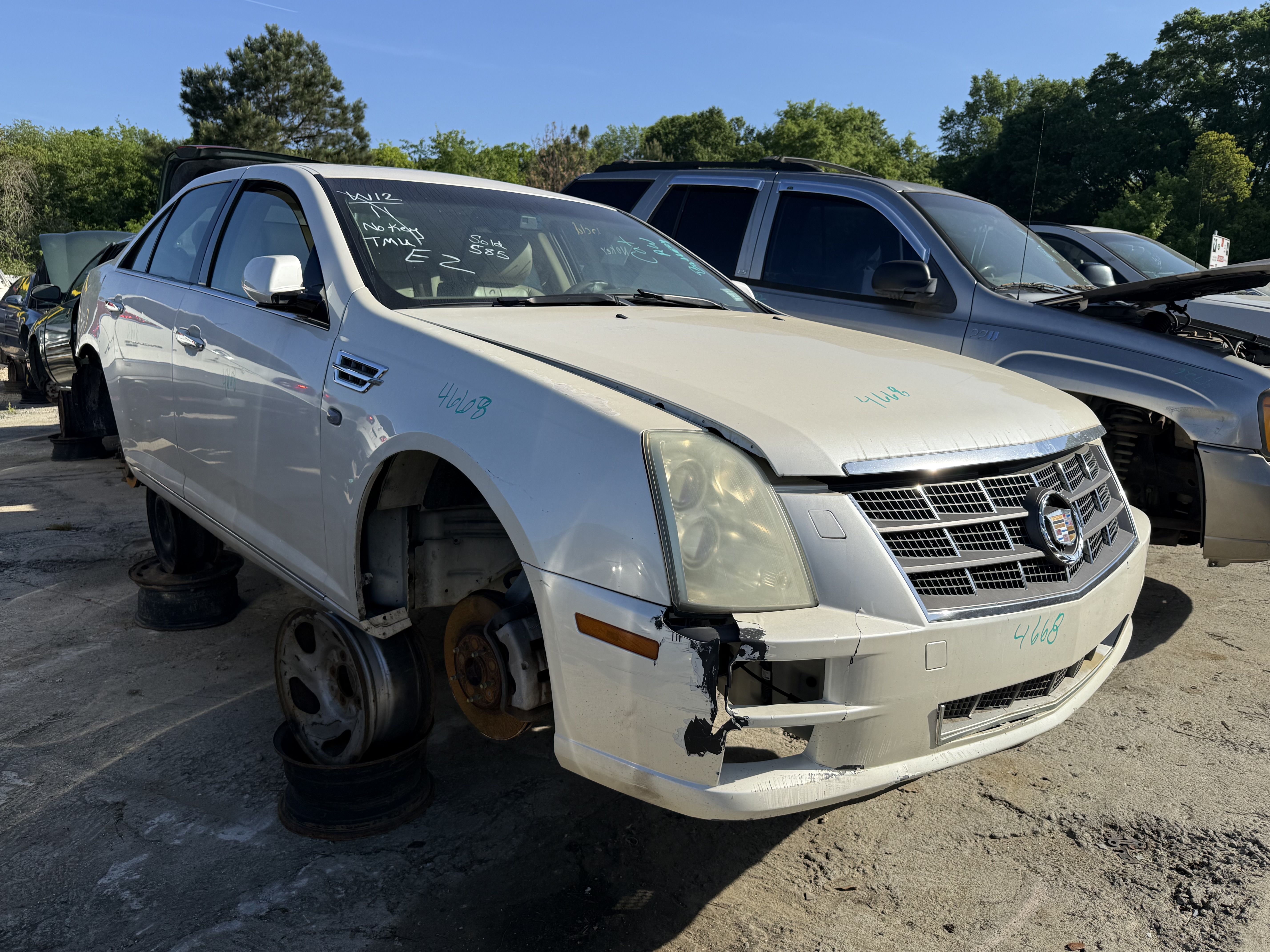 2011 CADILLAC Sts