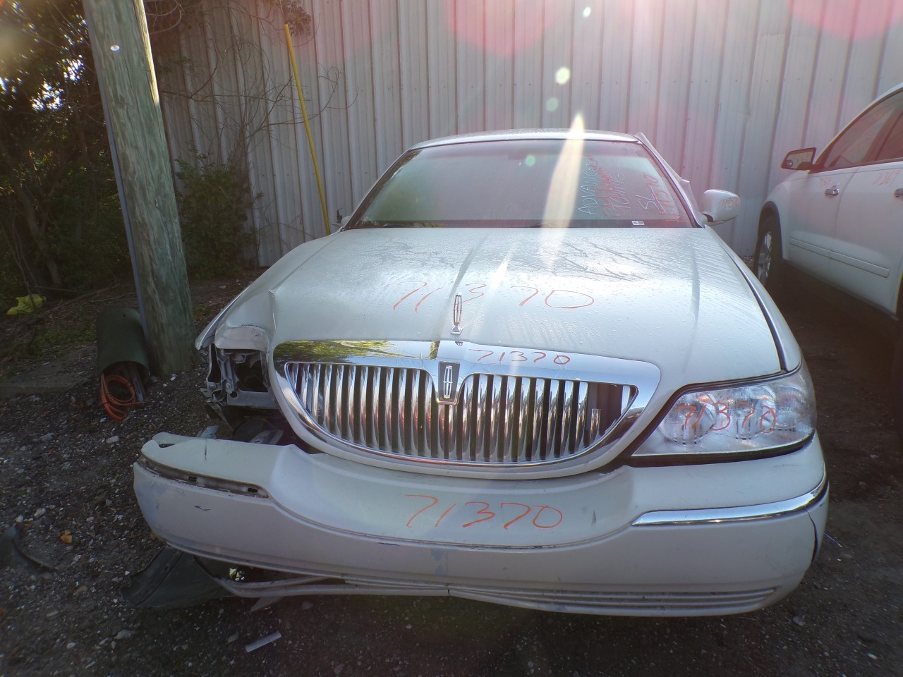 2004 LINCOLN Town Car