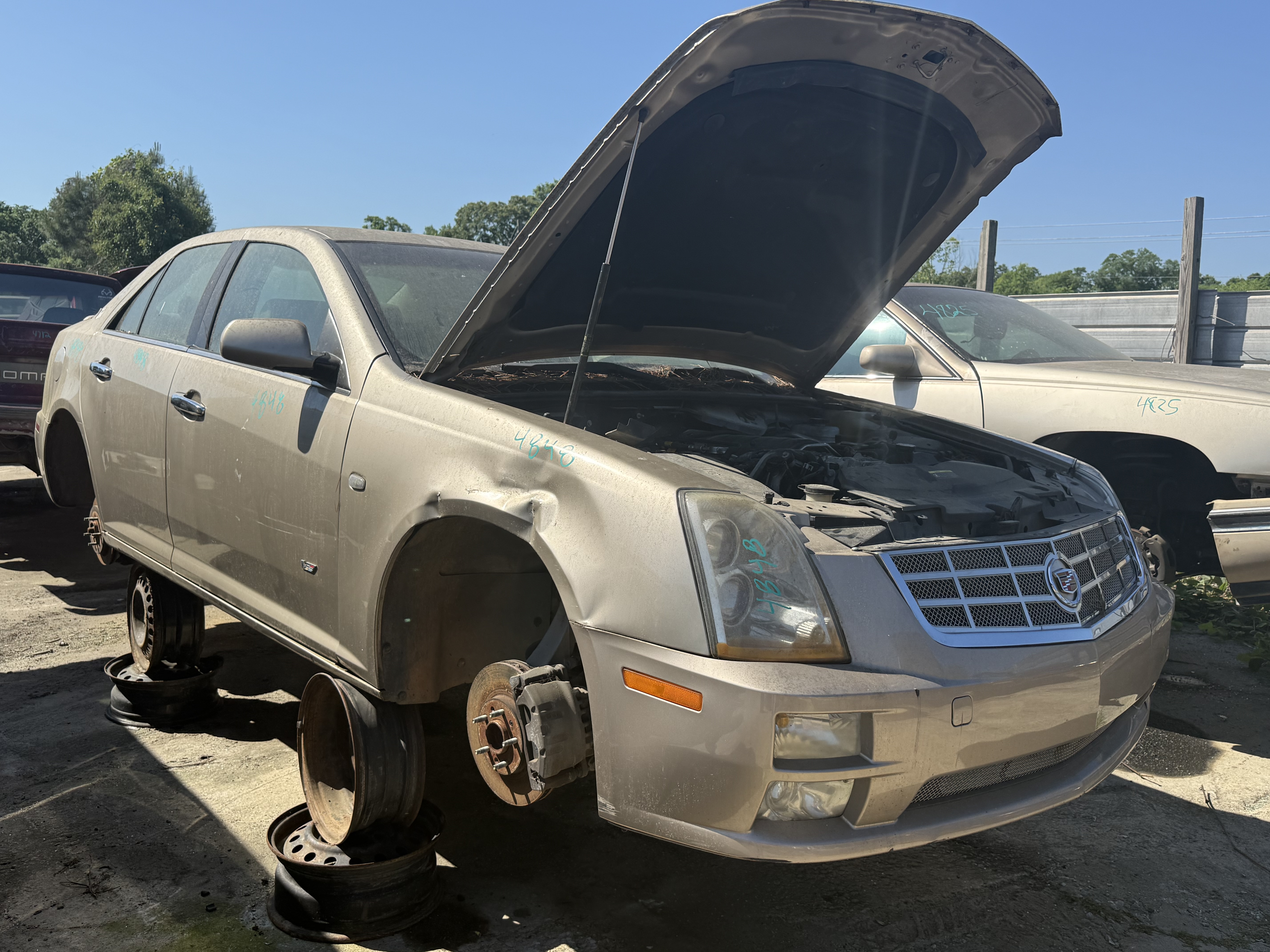 2005 CADILLAC Sts
