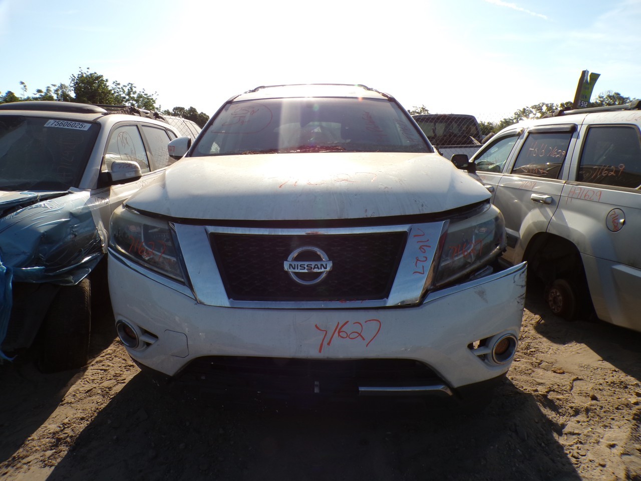 2014 NISSAN Pathfinder