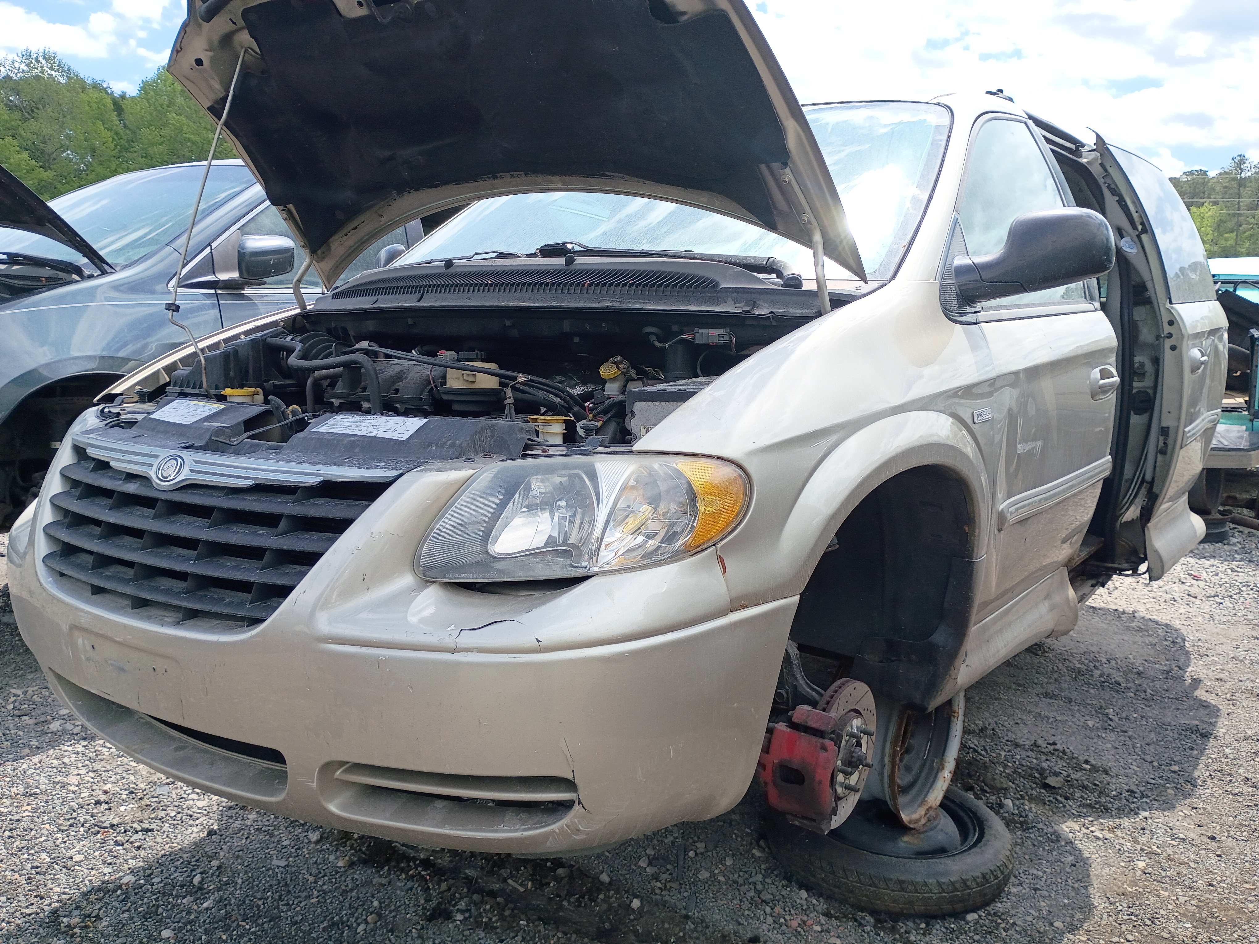 2005 CHRYSLER Town and Country