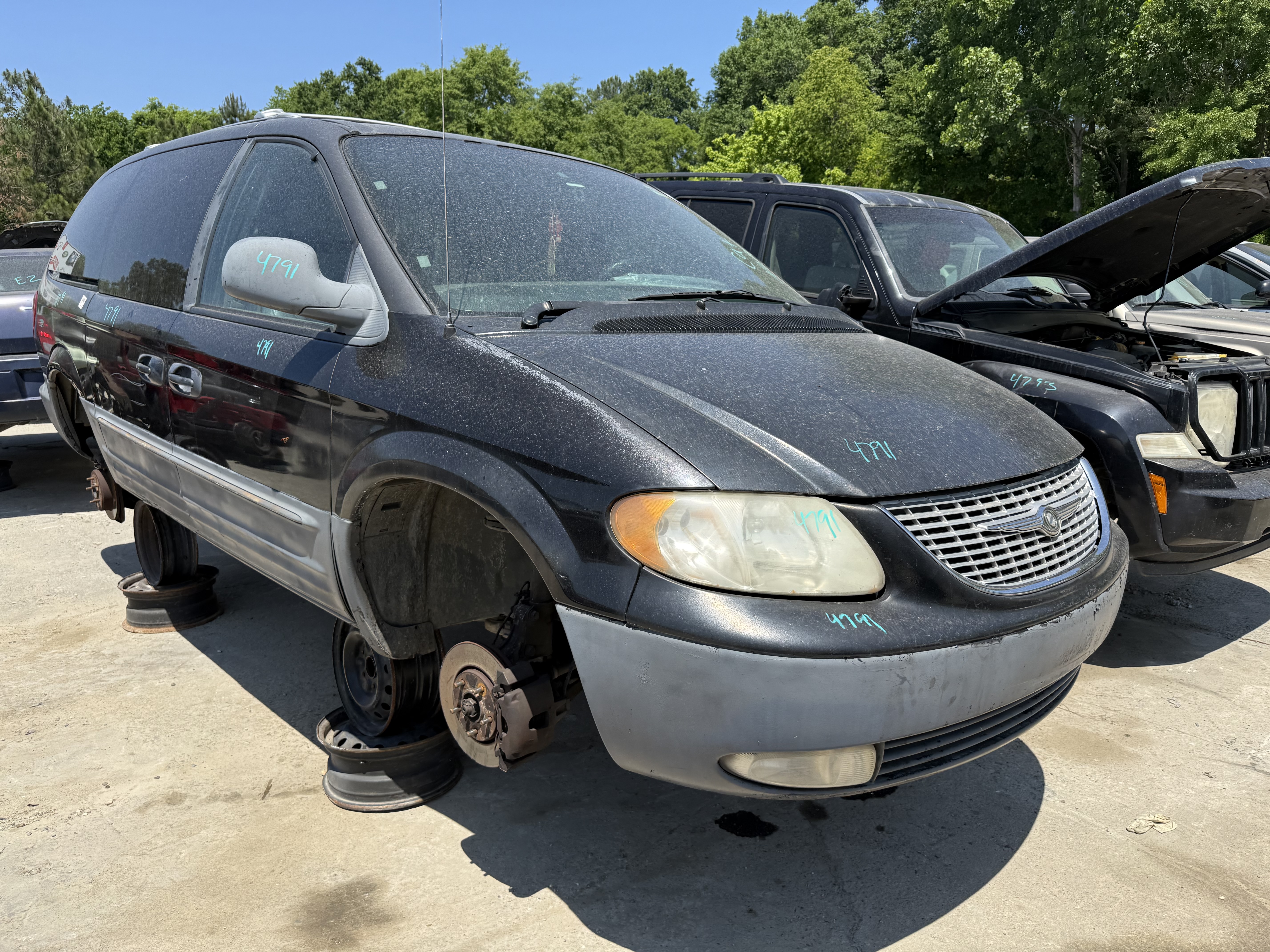 2003 CHRYSLER Town and Country