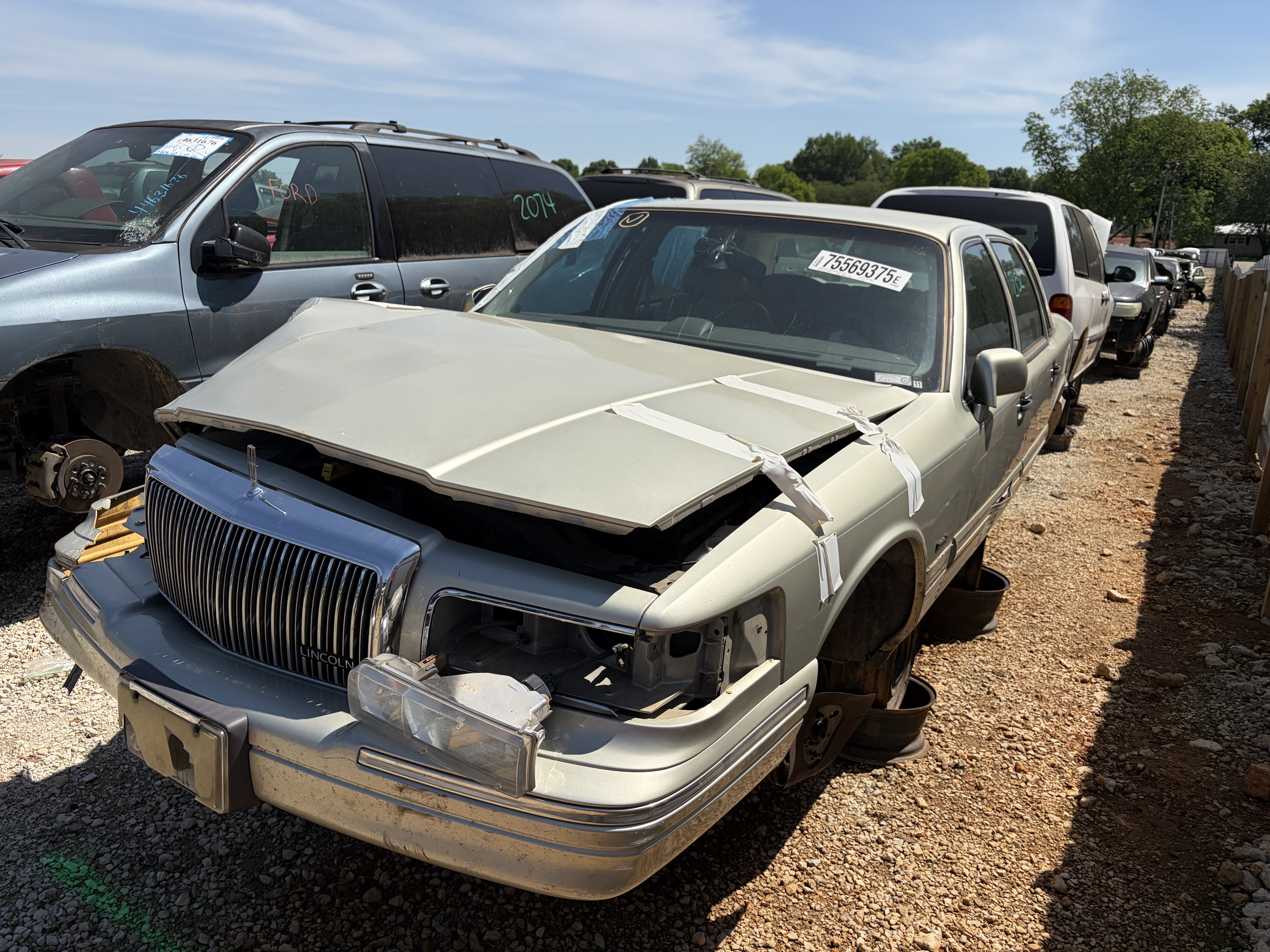 1997 LINCOLN Town Car