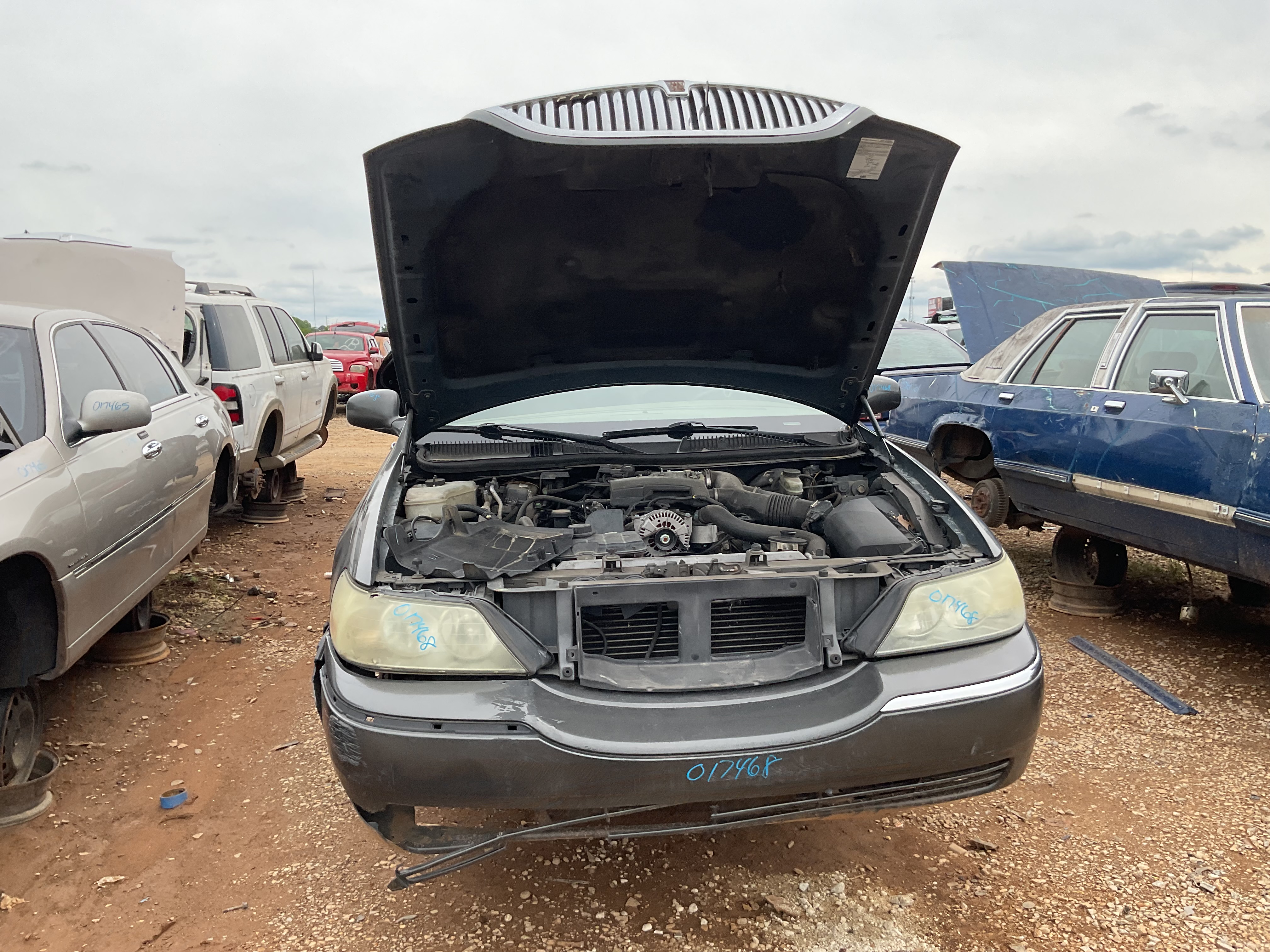 2004 LINCOLN Town Car