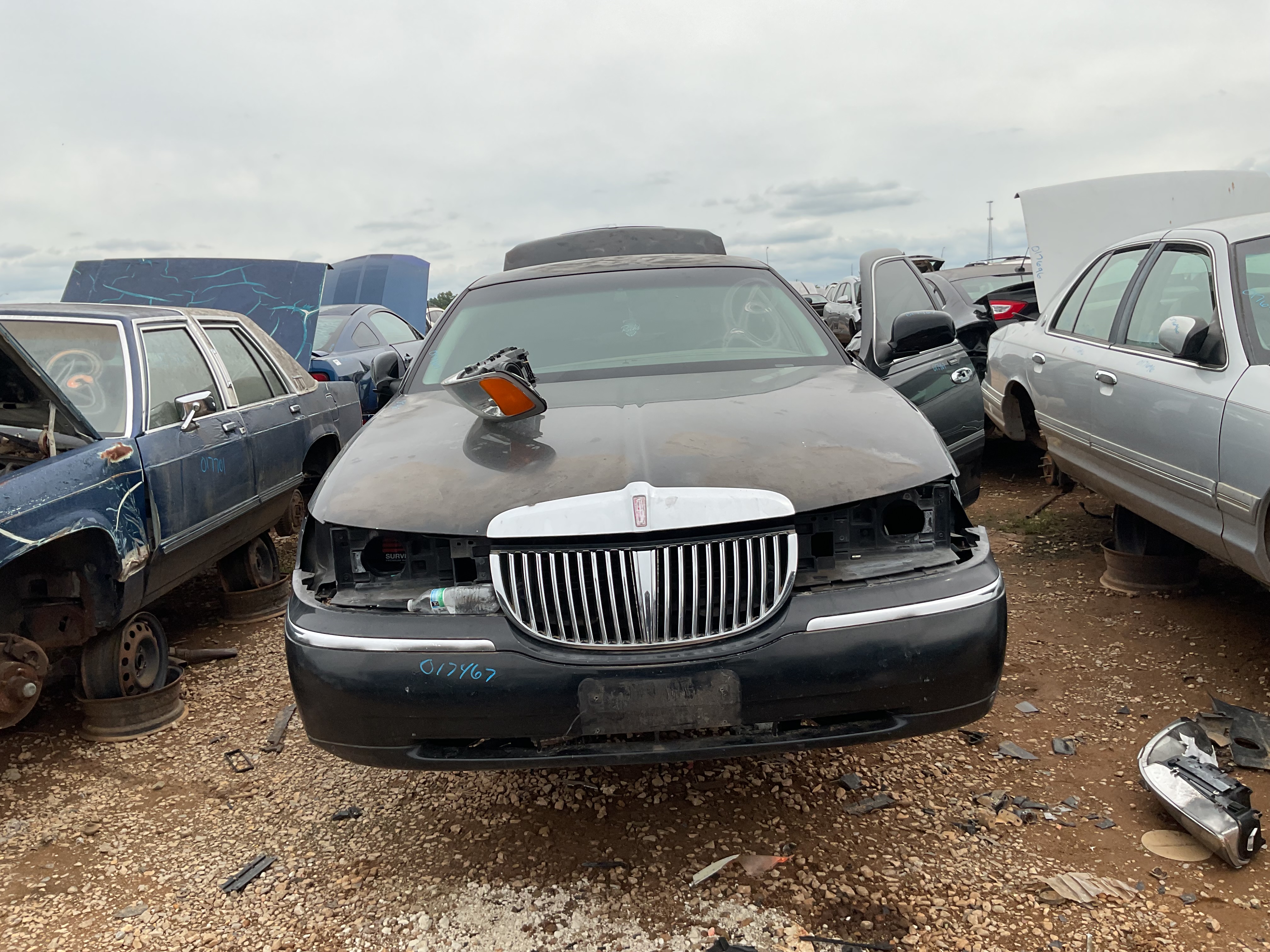2001 LINCOLN Town Car